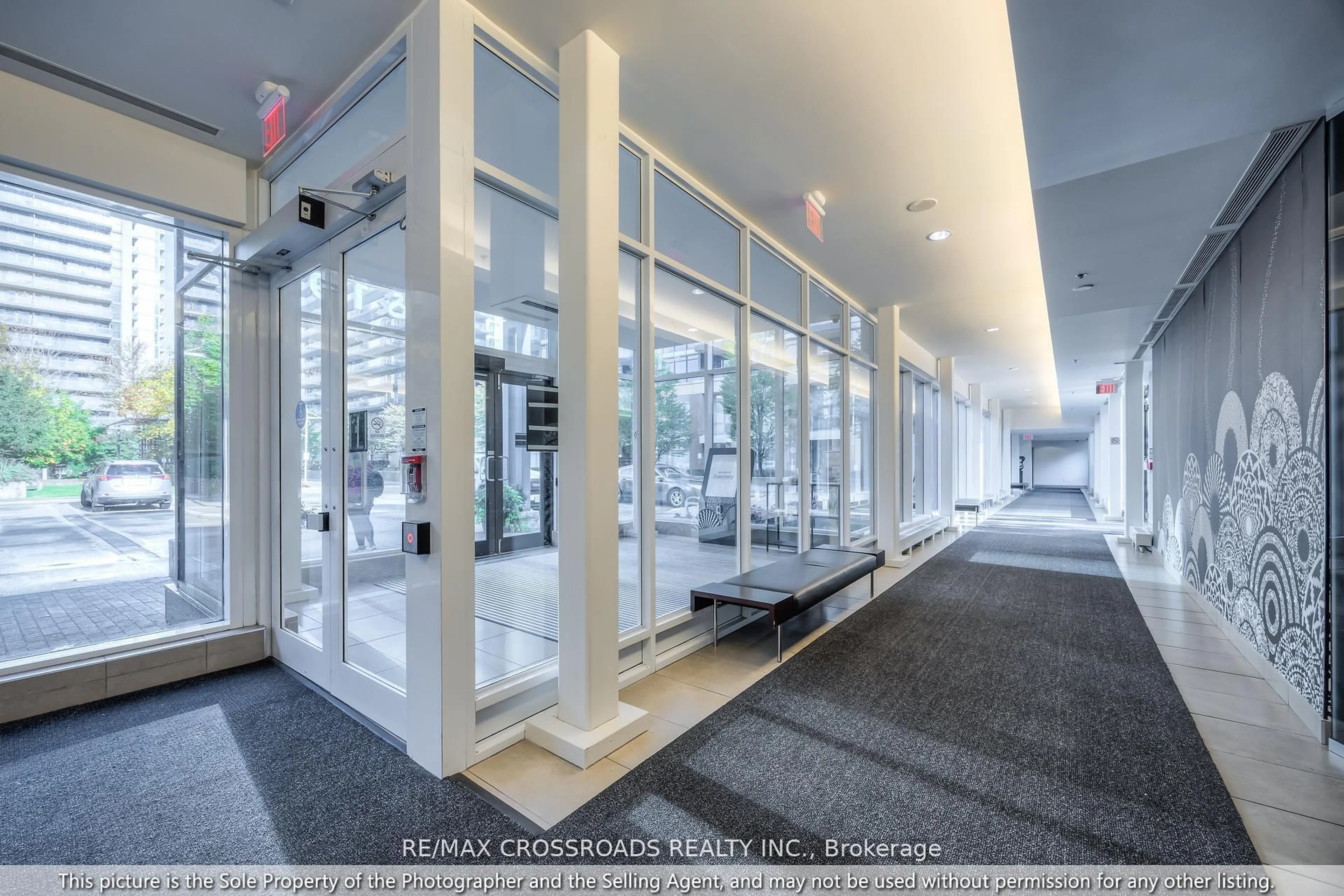 Indoor foyer for 15 Singer Crt #206, Toronto Ontario M2K 0B1