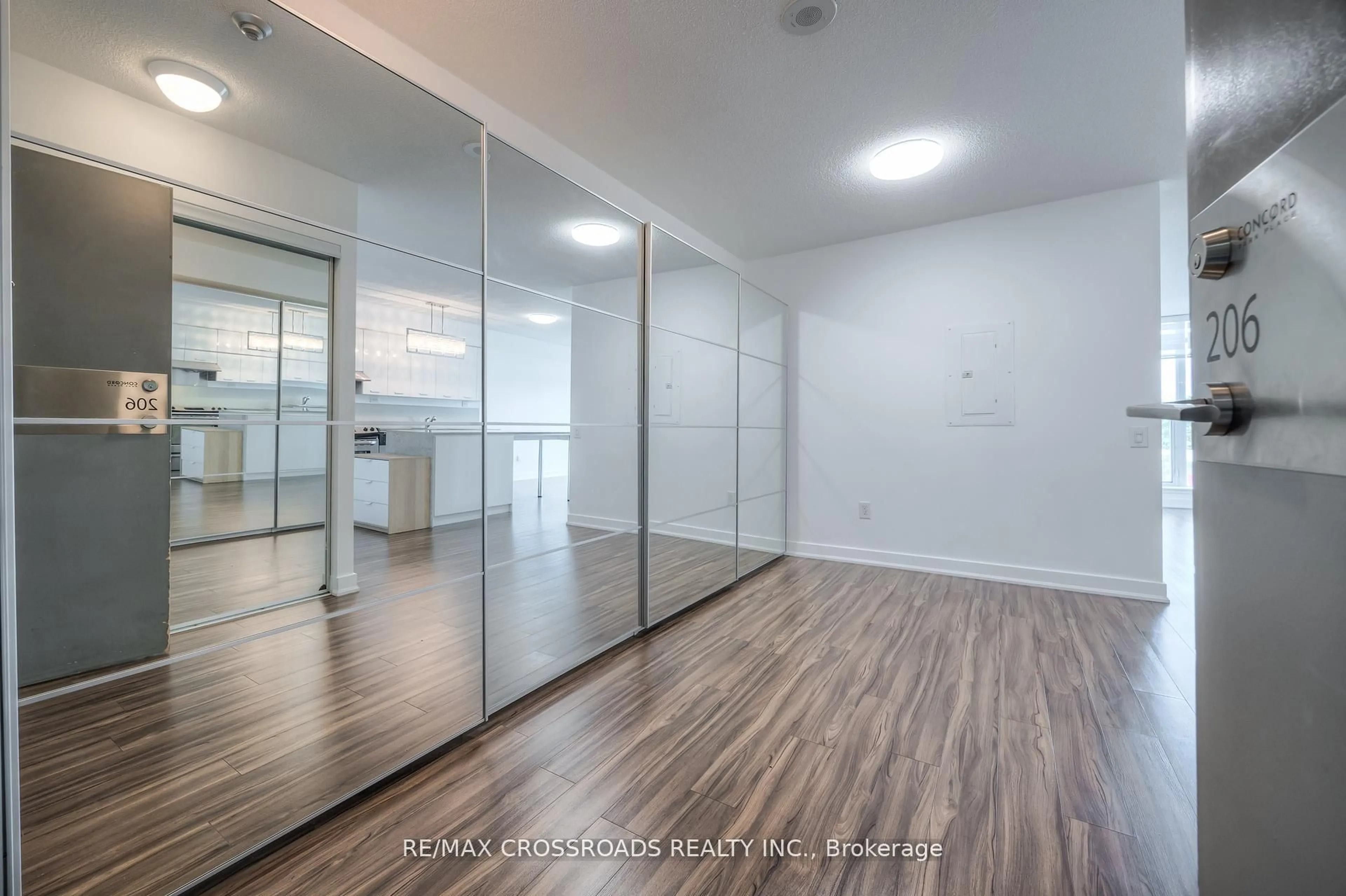 Unknown for 15 Singer Crt #206, Toronto Ontario M2K 0B1