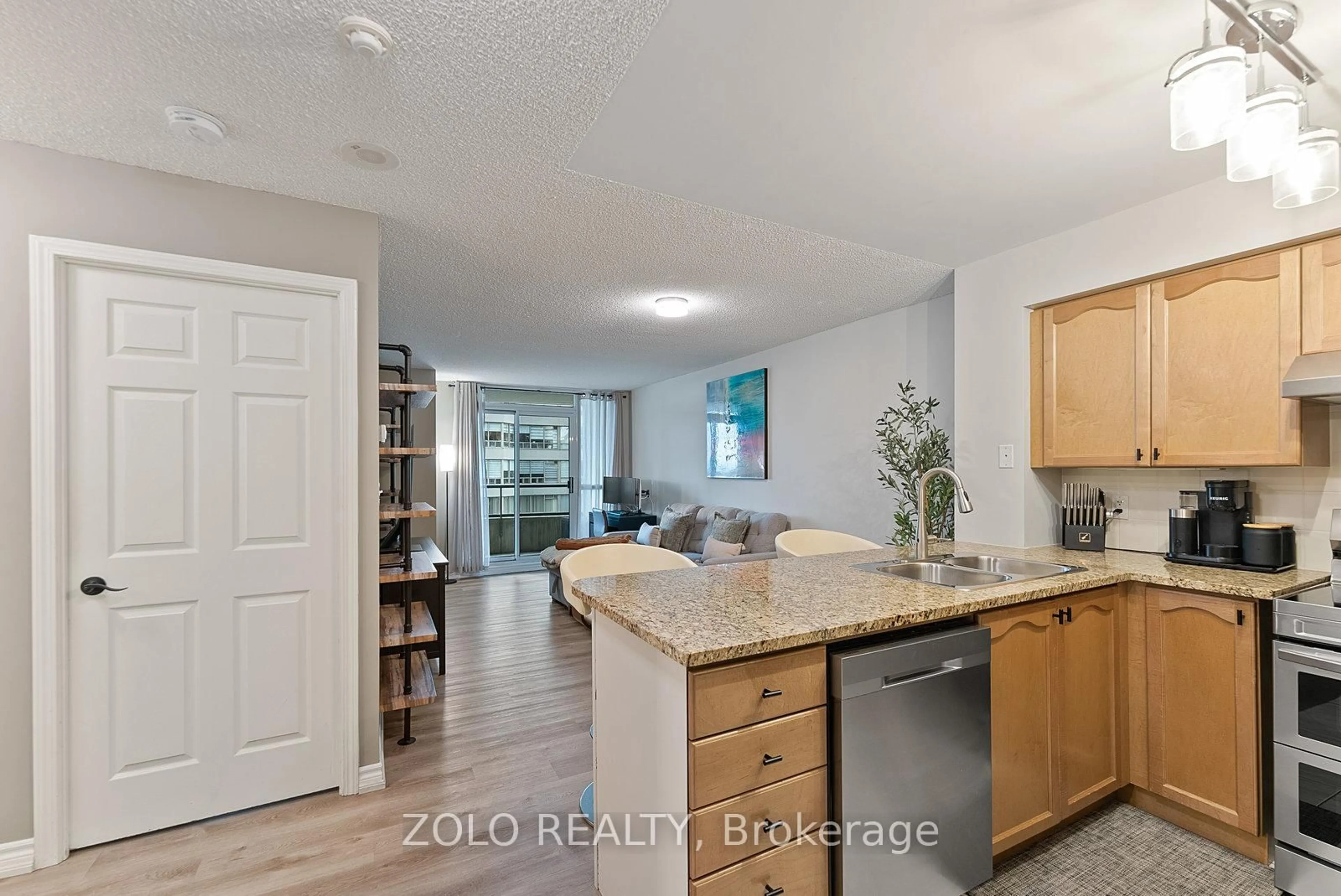 Open concept kitchen, ceramic/tile floor for 18 Spring Garden Ave #909, Toronto Ontario M2N 7M2