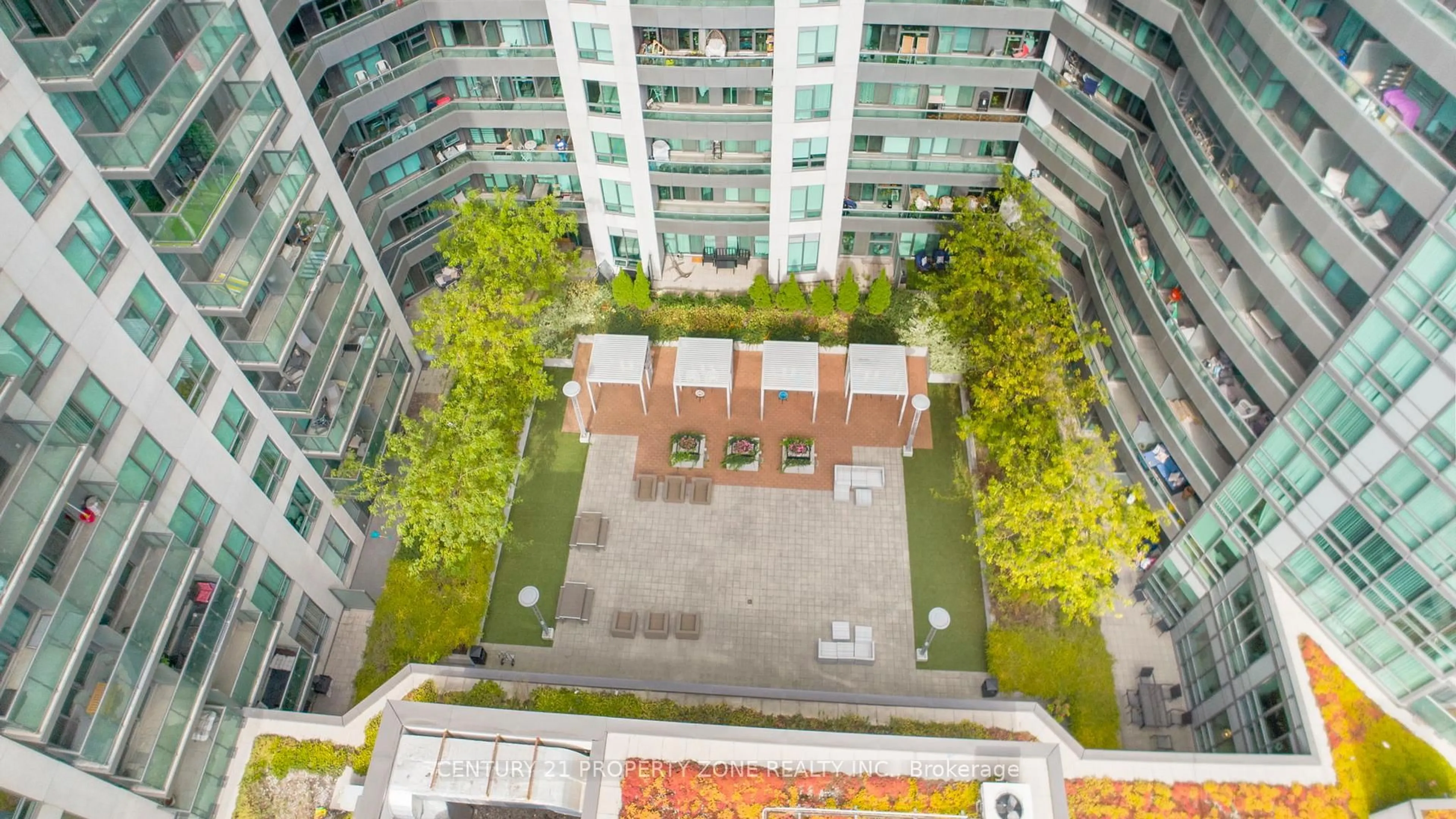 A pic from outside/outdoor area/front of a property/back of a property/a pic from drone, city buildings view from balcony for 25 Lower Simcoe St #527, Toronto Ontario M5J 3A1