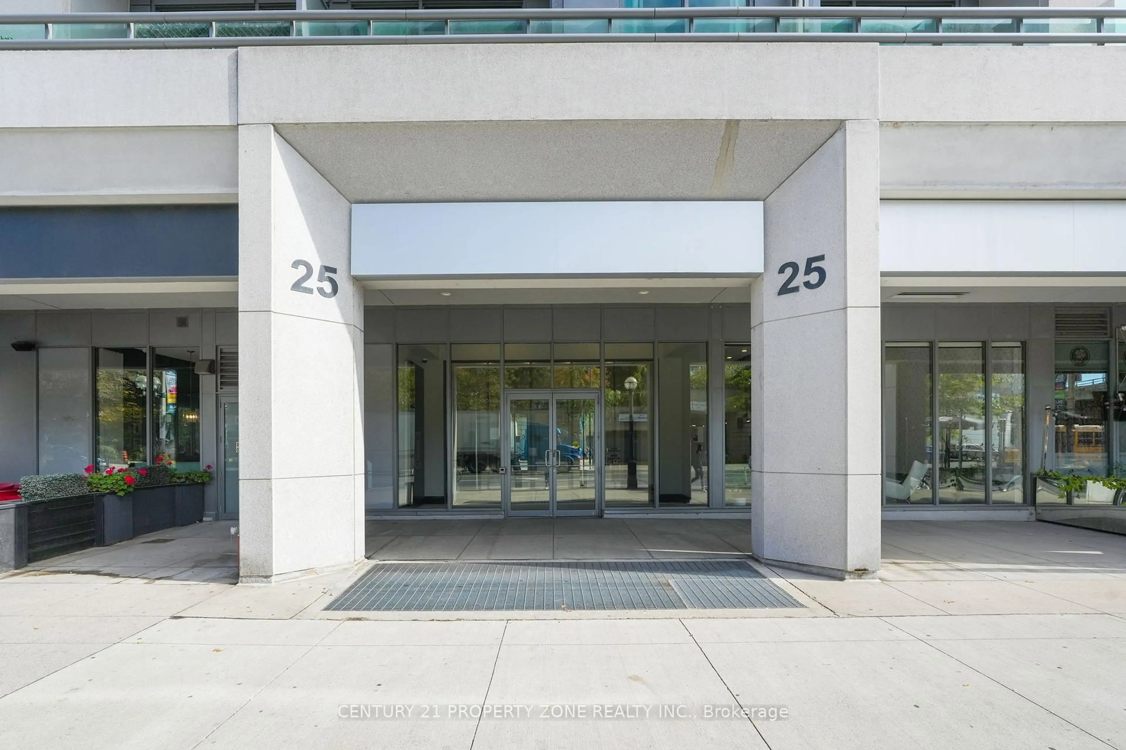 Indoor foyer for 25 Lower Simcoe St #527, Toronto Ontario M5J 3A1
