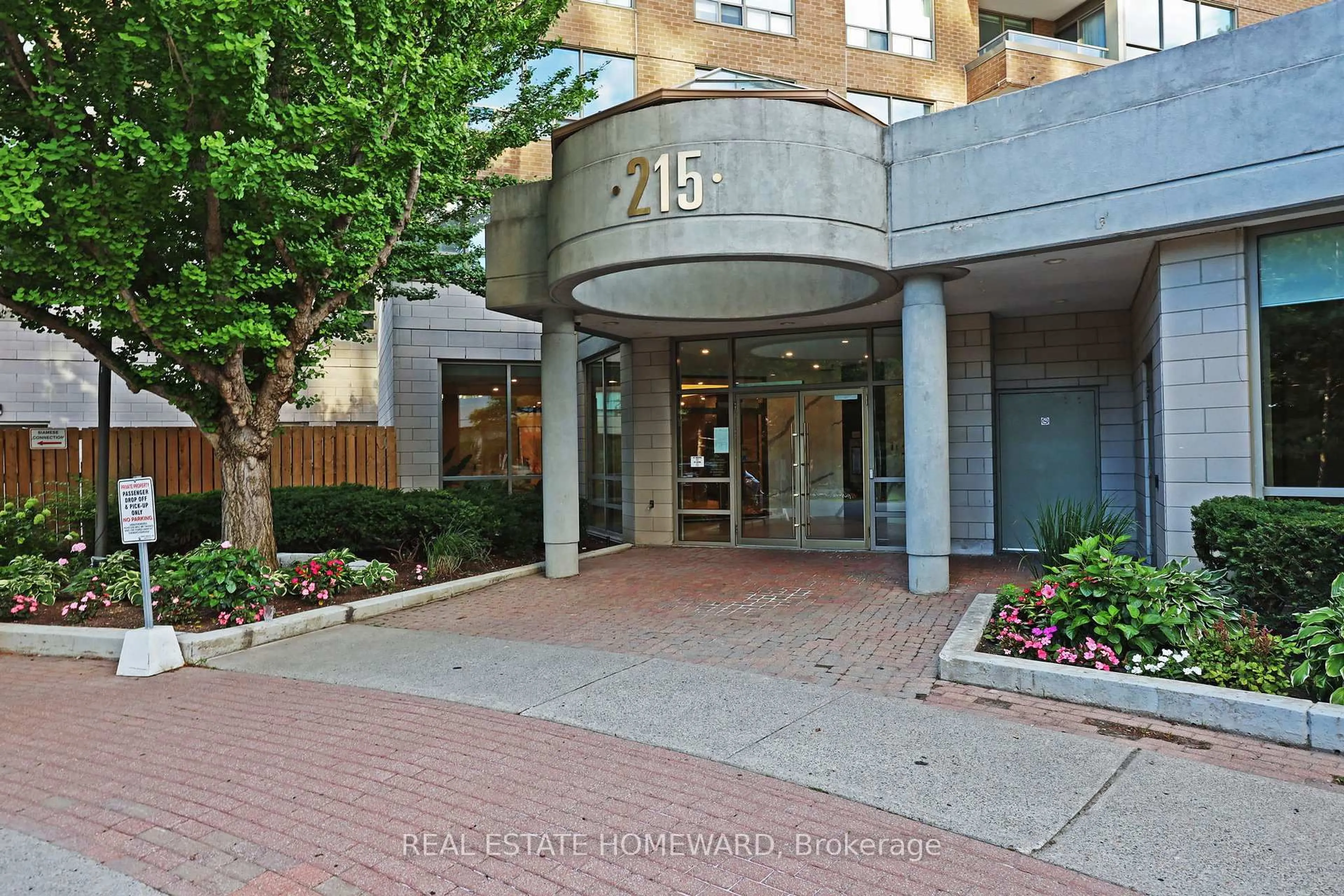 Indoor foyer for 215 Wynford Dr #801, Toronto Ontario M3C 3P5