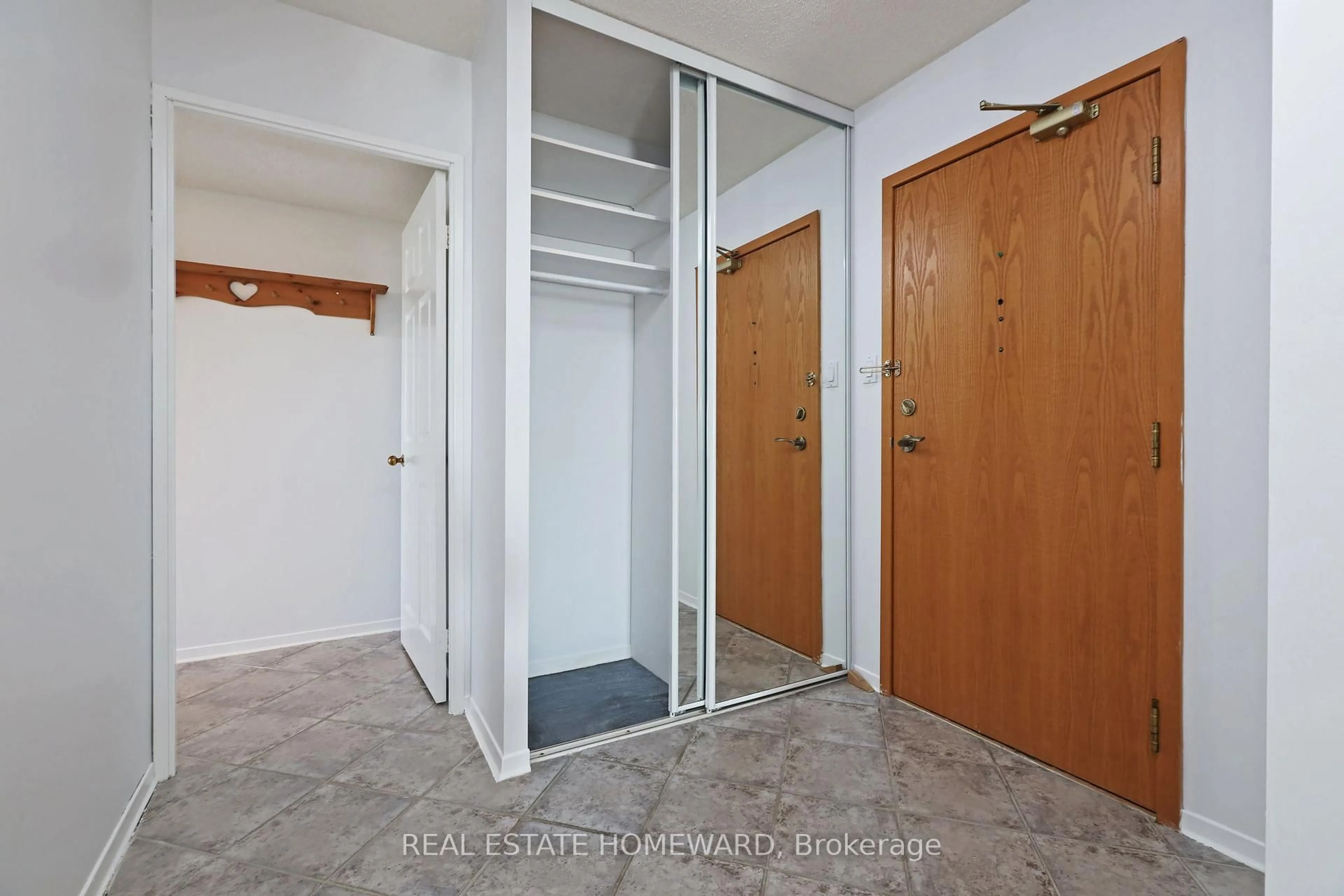 Indoor entryway for 215 Wynford Dr #801, Toronto Ontario M3C 3P5