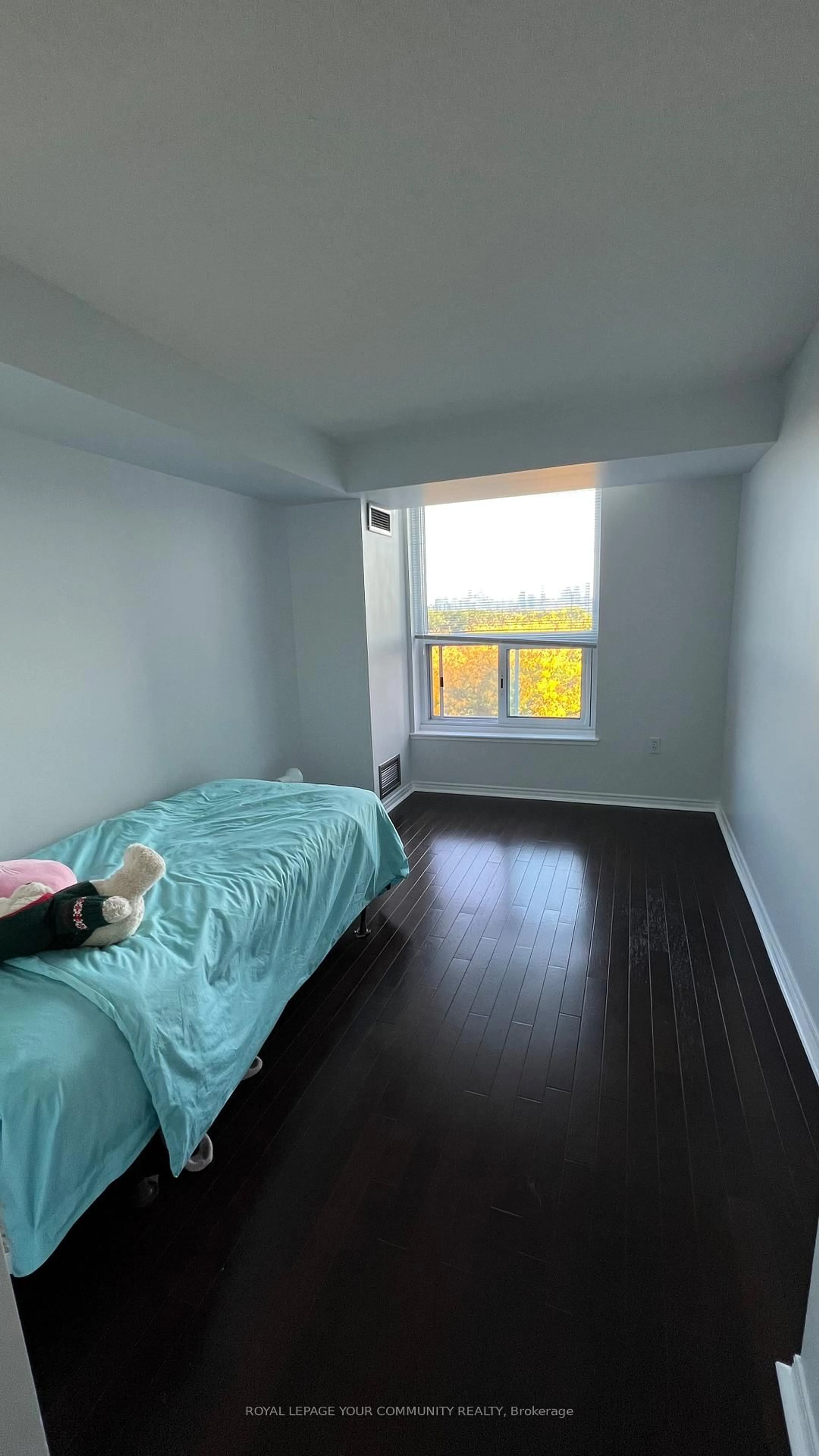 A pic of a room for 11 Thorncliffe Pk Dr #714, Toronto Ontario M4H 1P3