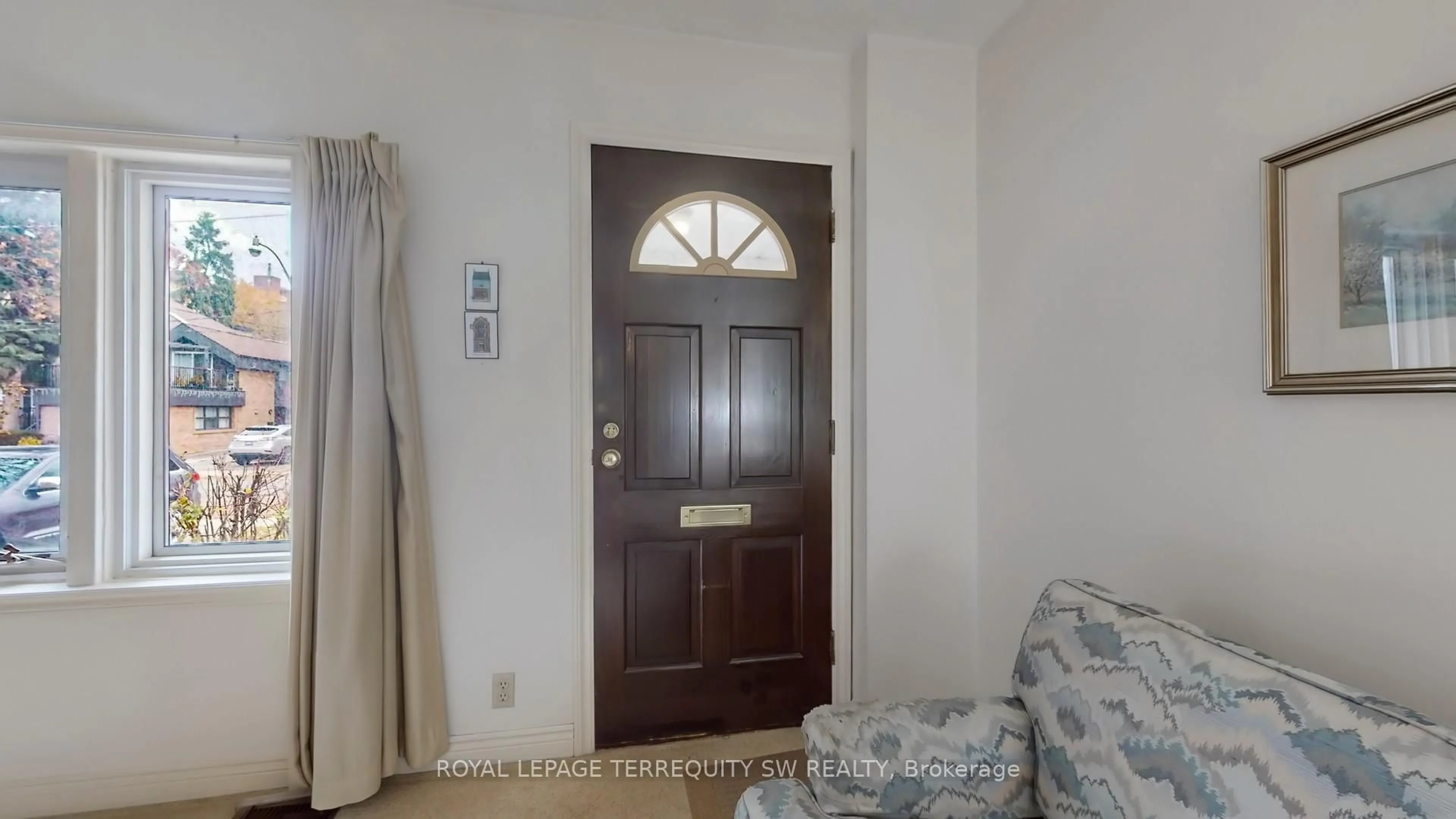 Indoor entryway for 56 Petman Ave, Toronto Ontario M4S 2S8