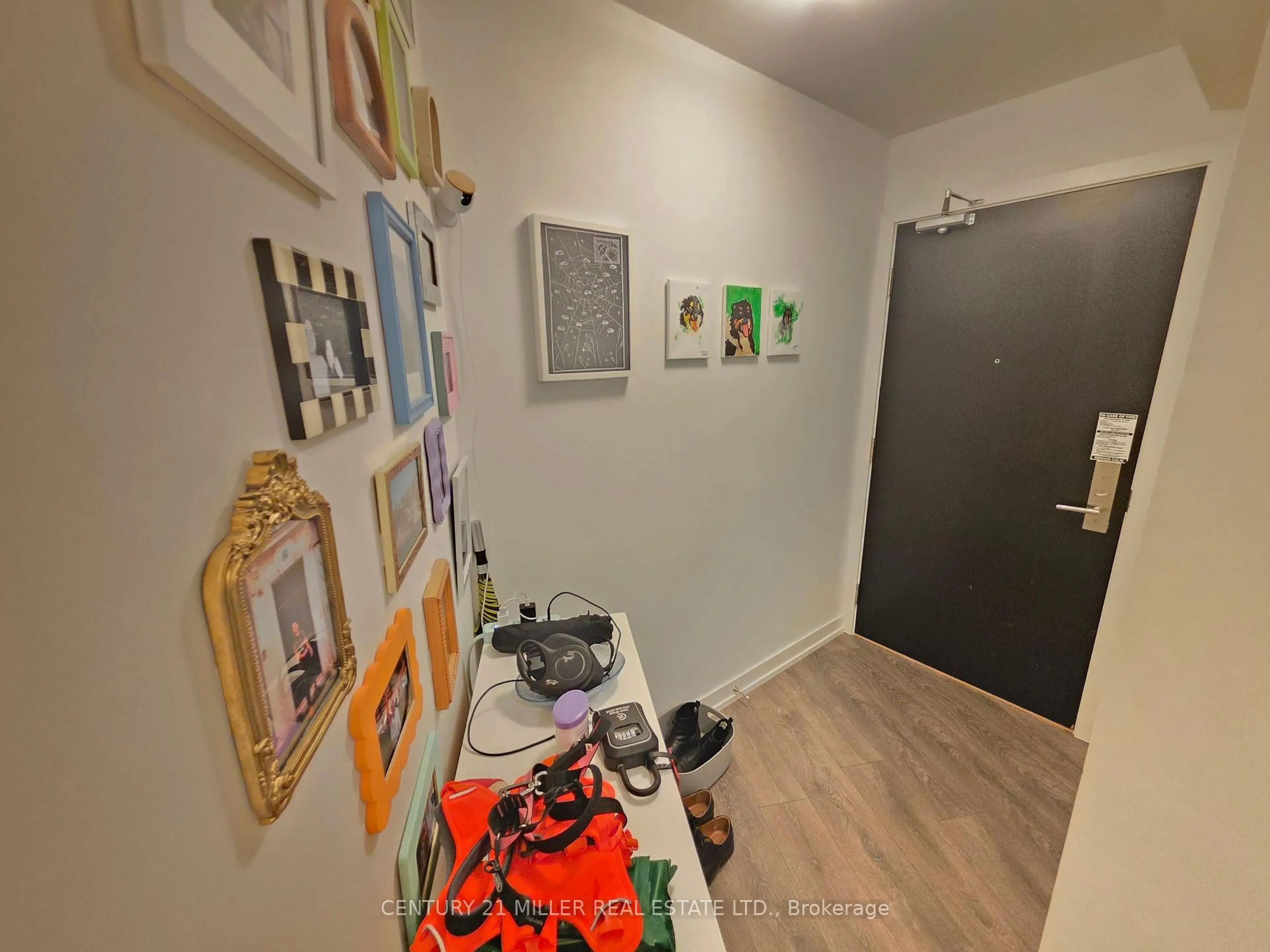 A pic of a room for 159 Wellesley St #2503, Toronto Ontario M4Y 0H5