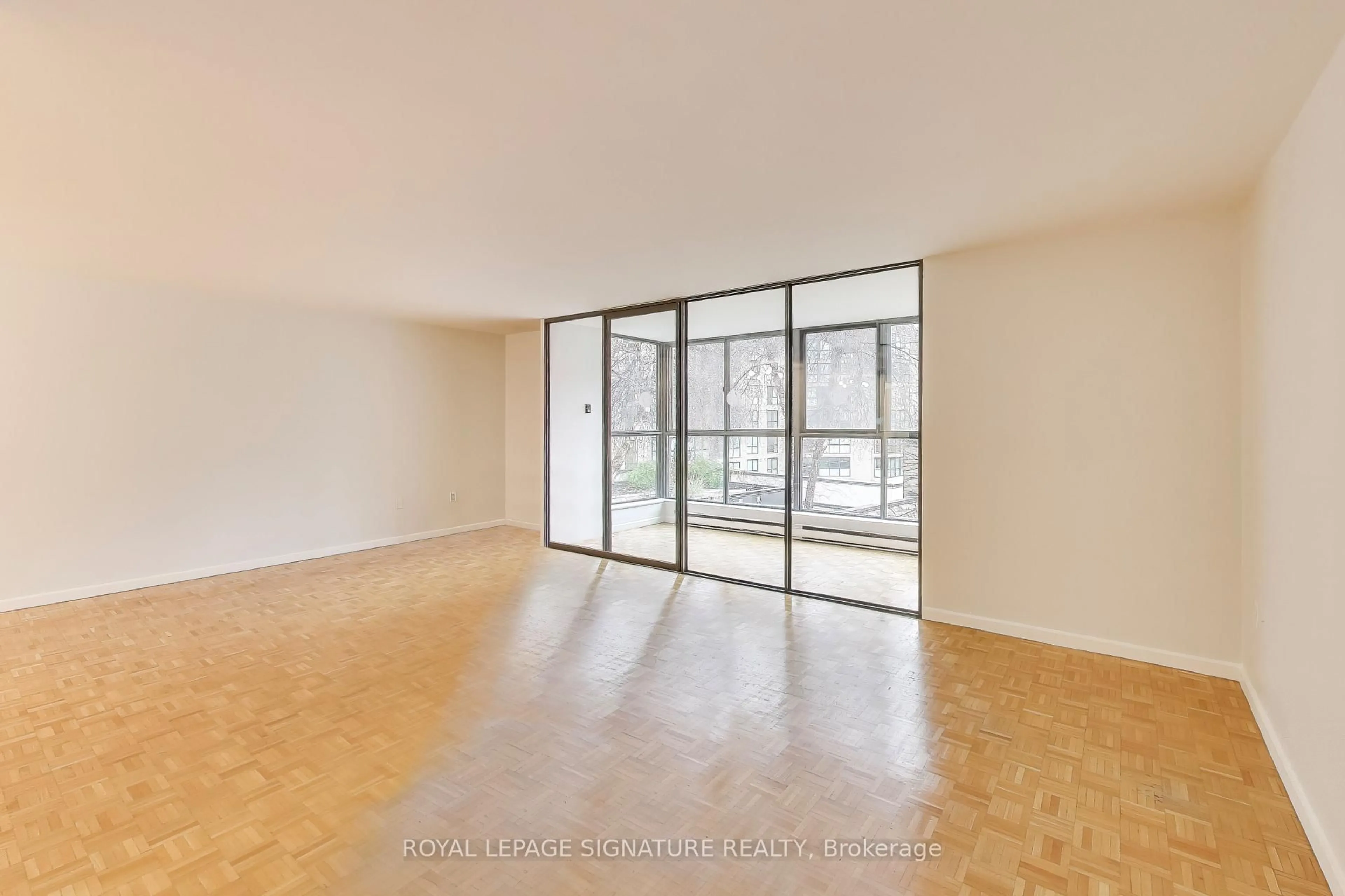 A pic of a room for 80 Front St #502, Toronto Ontario M5E 1T4