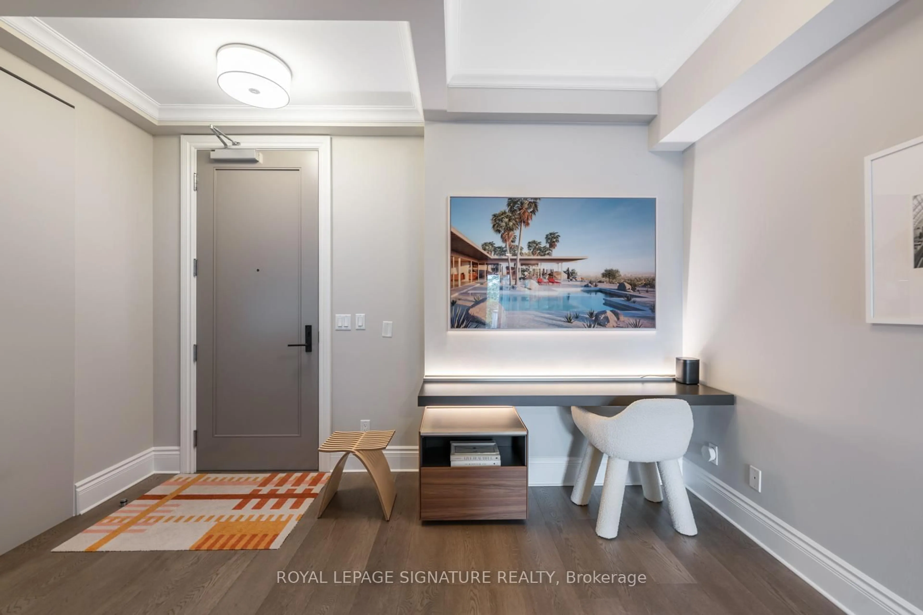 Indoor entryway for 128 Pears Ave #503, Toronto Ontario M5R 0A9