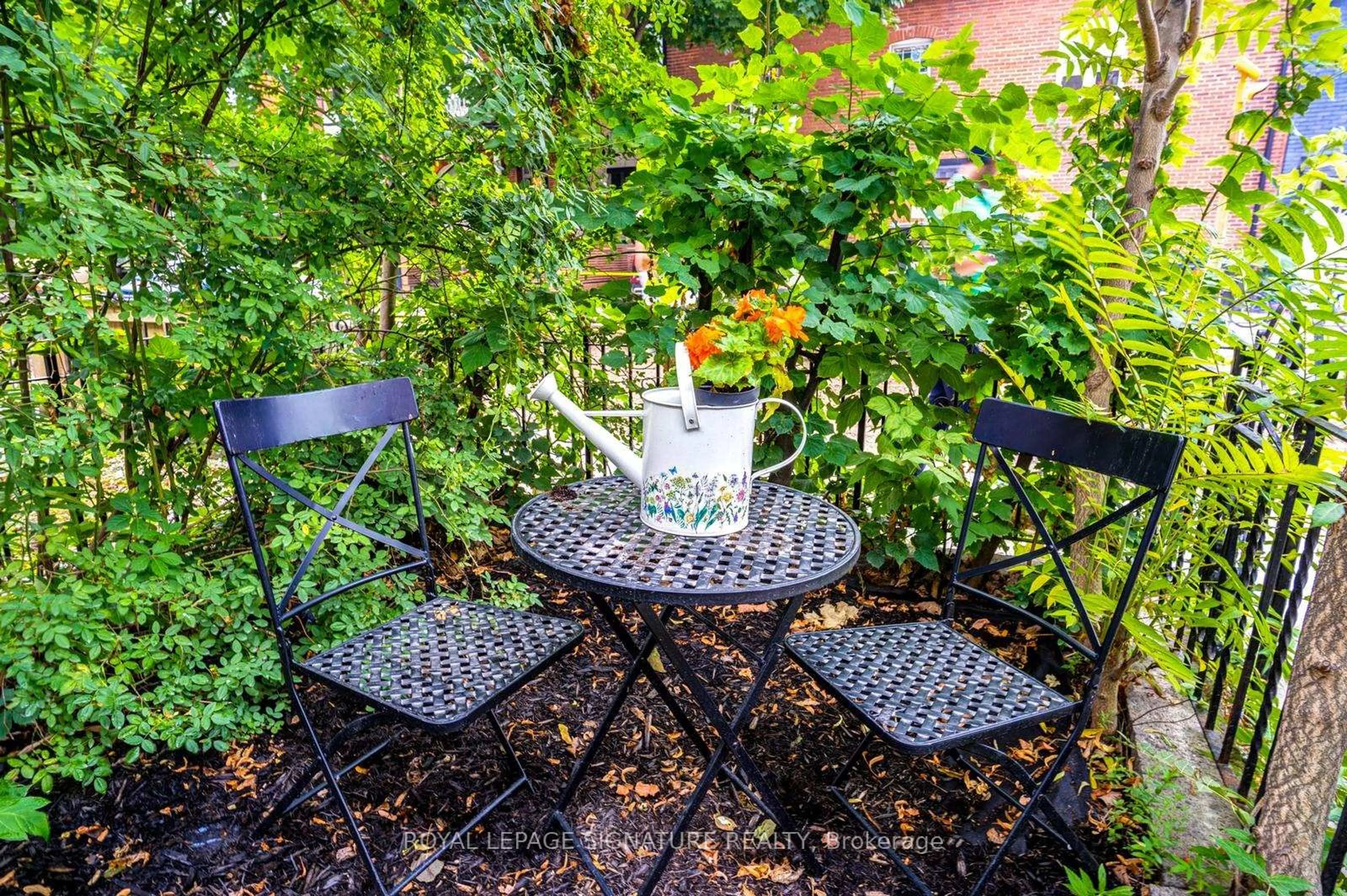 Patio, street for 66 Euclid Ave, Toronto Ontario M6J 2J9