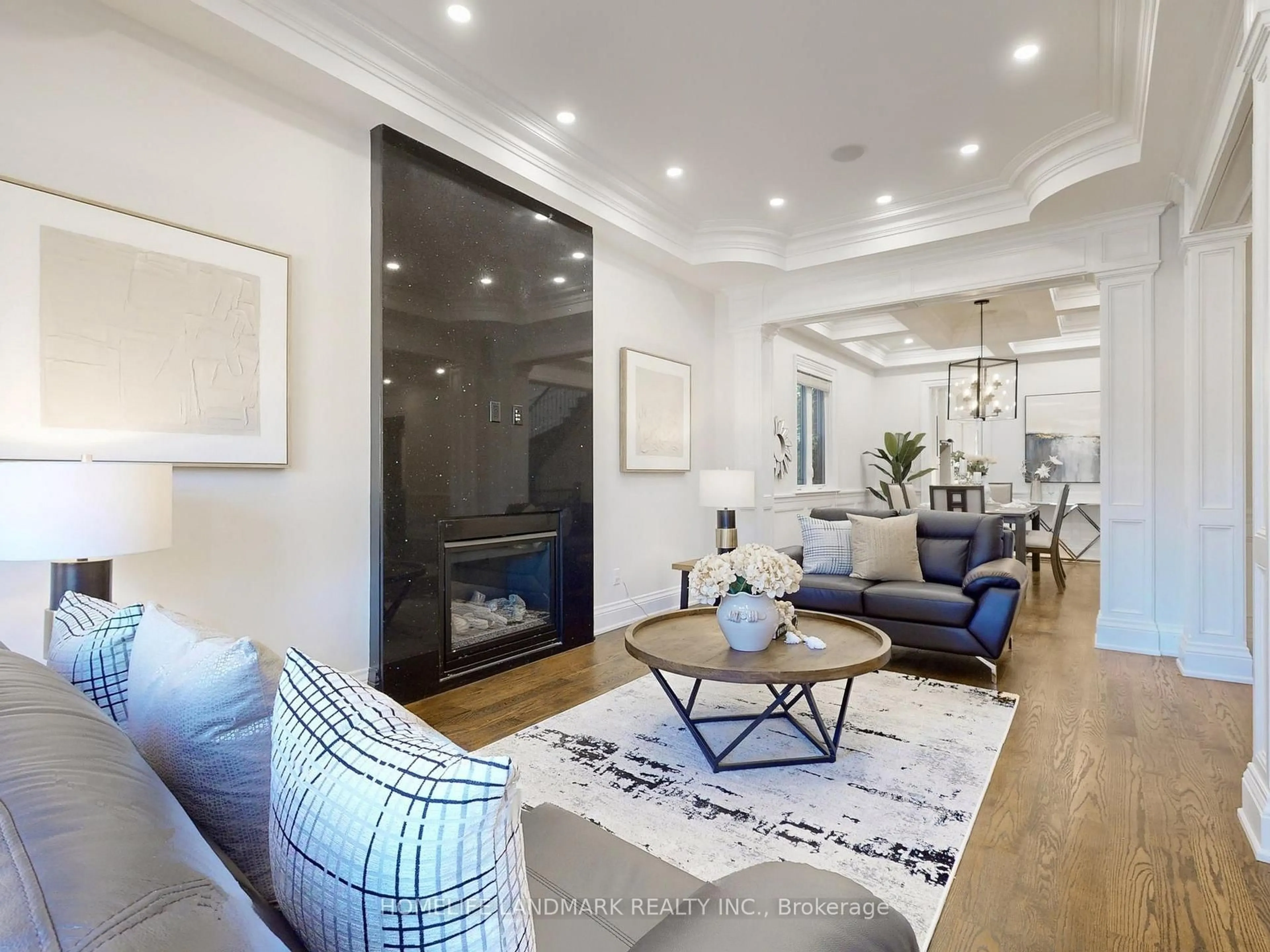 Living room with furniture, unknown for 183 Byng Ave, Toronto Ontario M2N 4K8