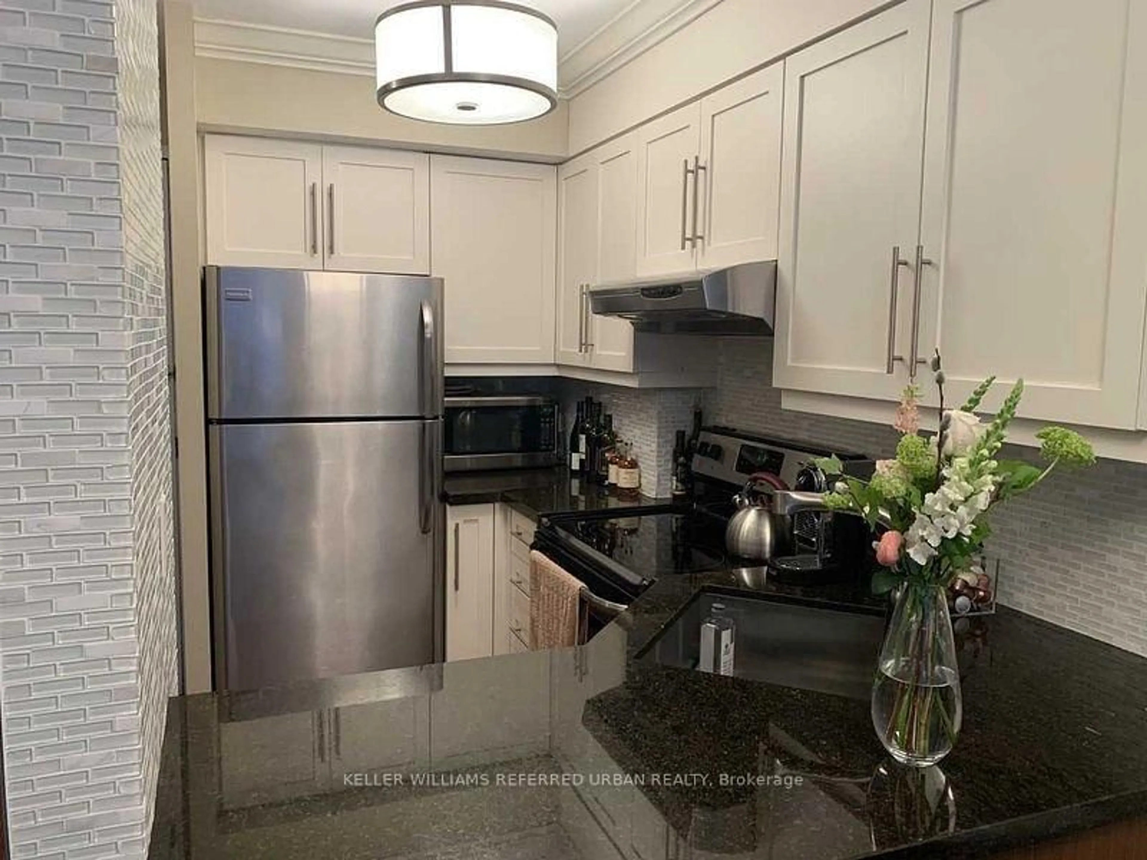 Standard kitchen, unknown for 1029 King St #426, Toronto Ontario M6K 3M9