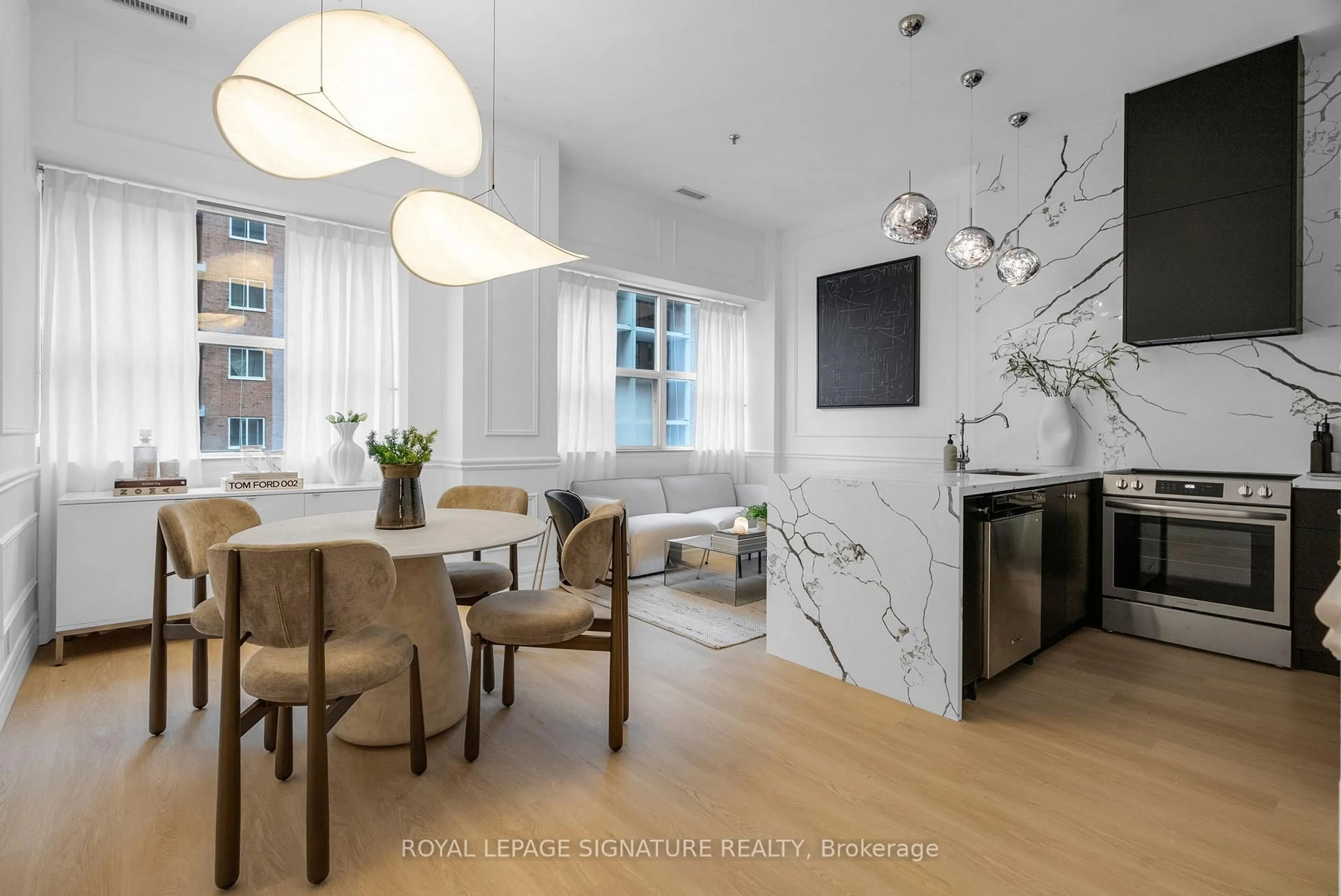 Unknown for 700 King St #403, Toronto Ontario M5V 2Y6