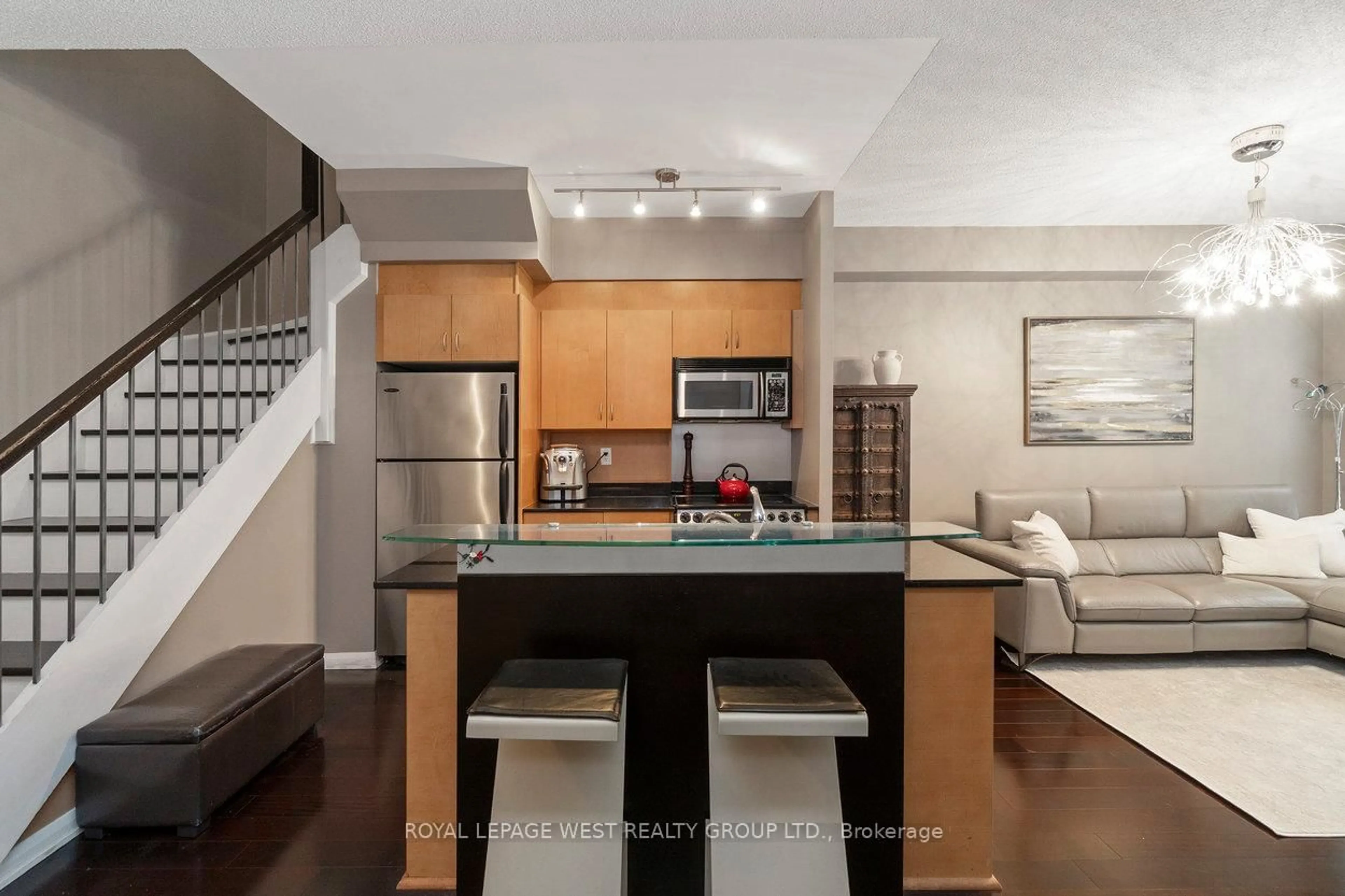 Open concept kitchen, unknown for 25 Soho St #P113, Toronto Ontario M5T 3L8