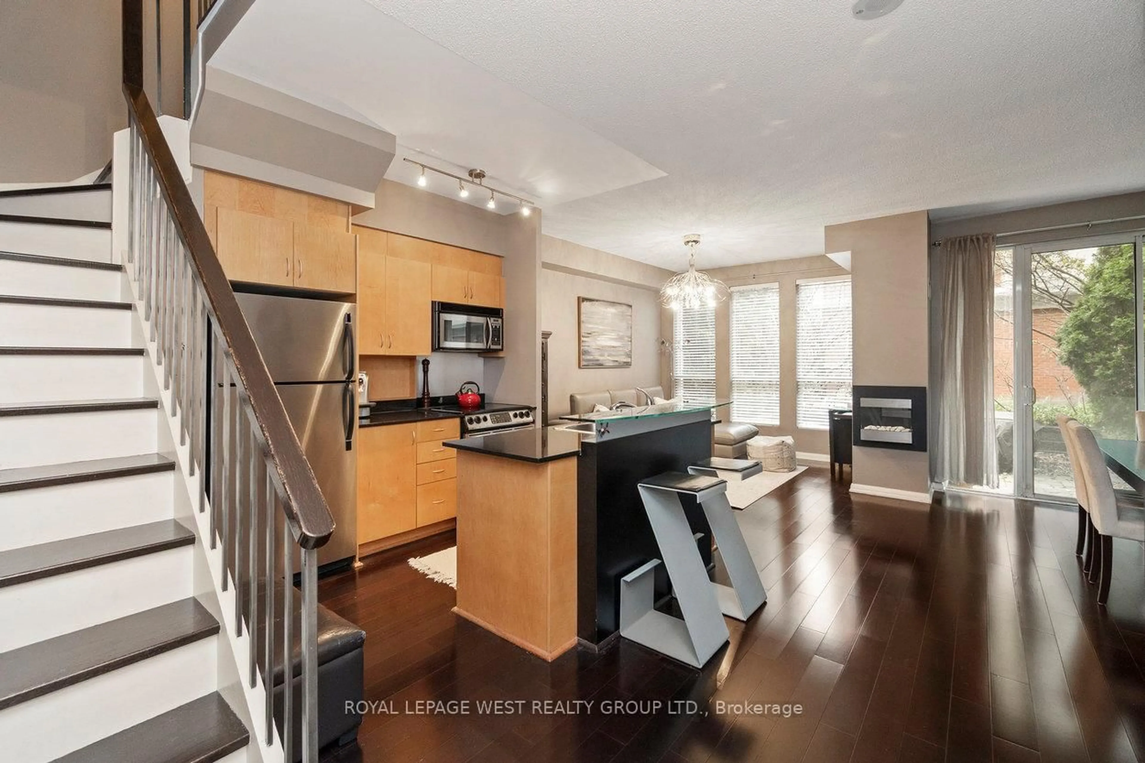Open concept kitchen, unknown for 25 Soho St #P113, Toronto Ontario M5T 3L8