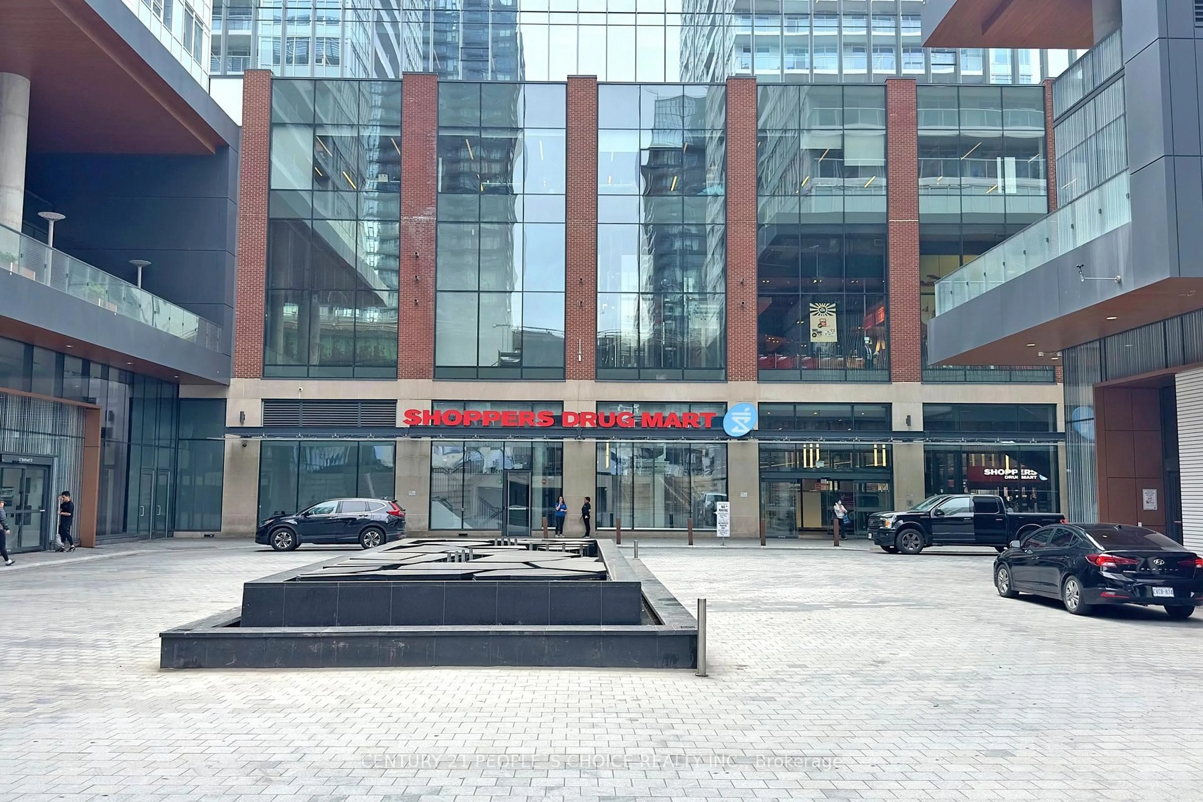 Indoor foyer for 17 Bathurst St #1006, Toronto Ontario M5V 0N1