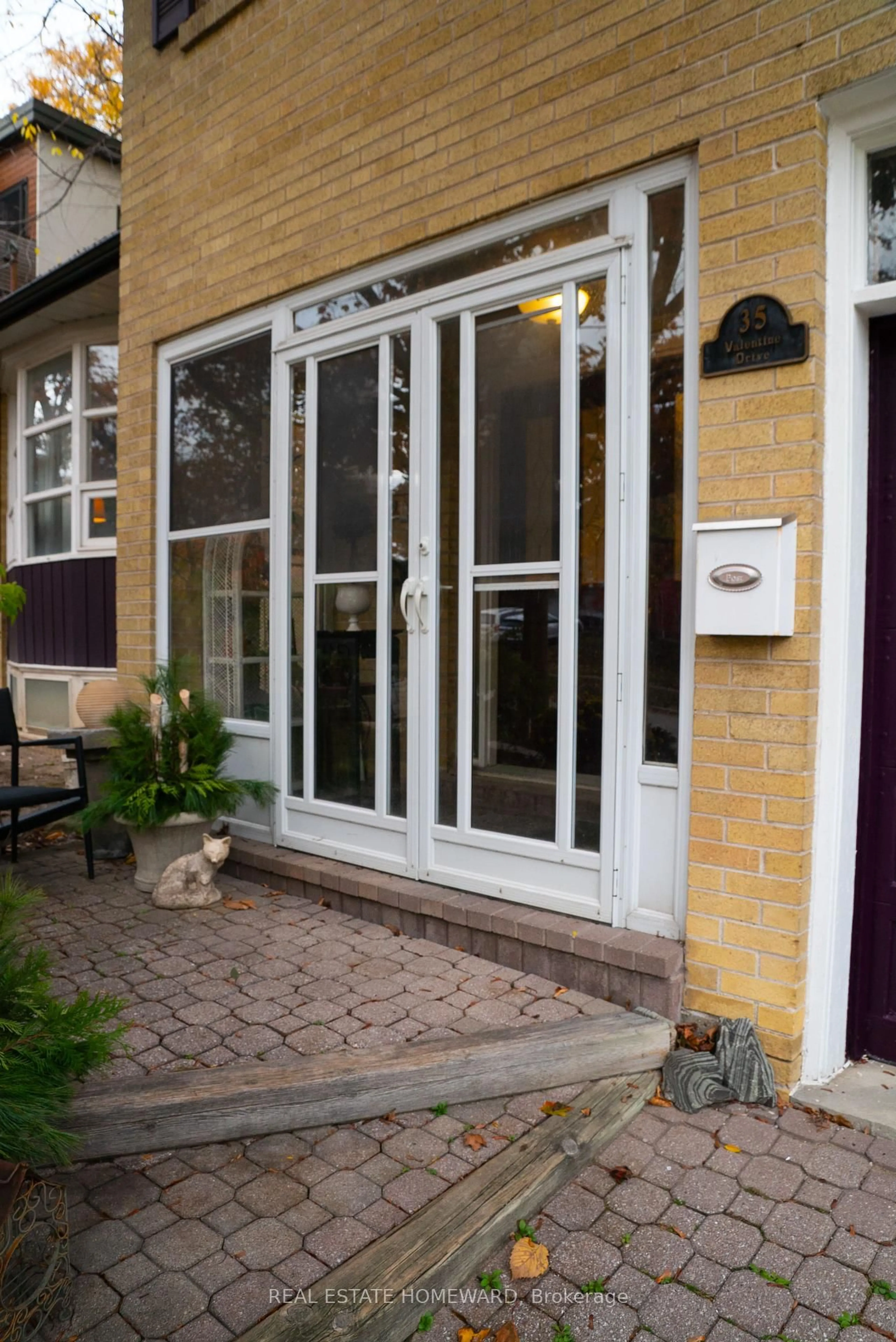Unknown for 35 Valentine Dr, Toronto Ontario M3A 3J7