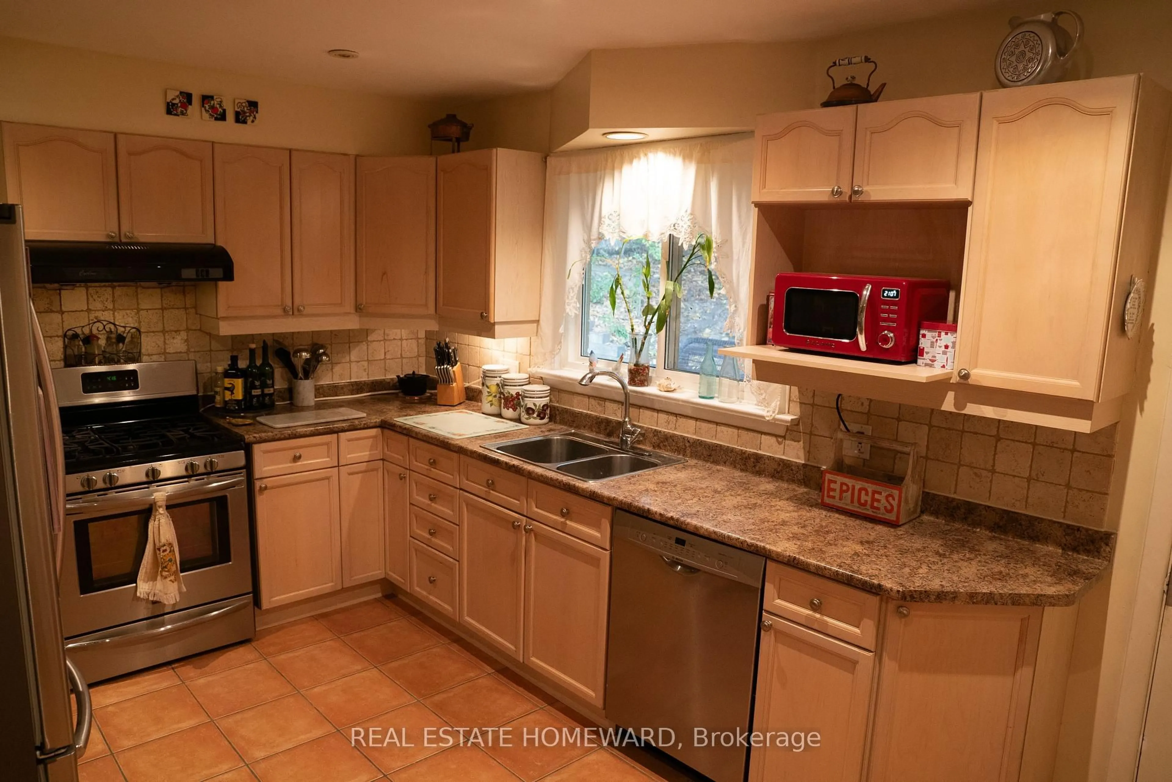 Standard kitchen, ceramic/tile floor for 35 Valentine Dr, Toronto Ontario M3A 3J7