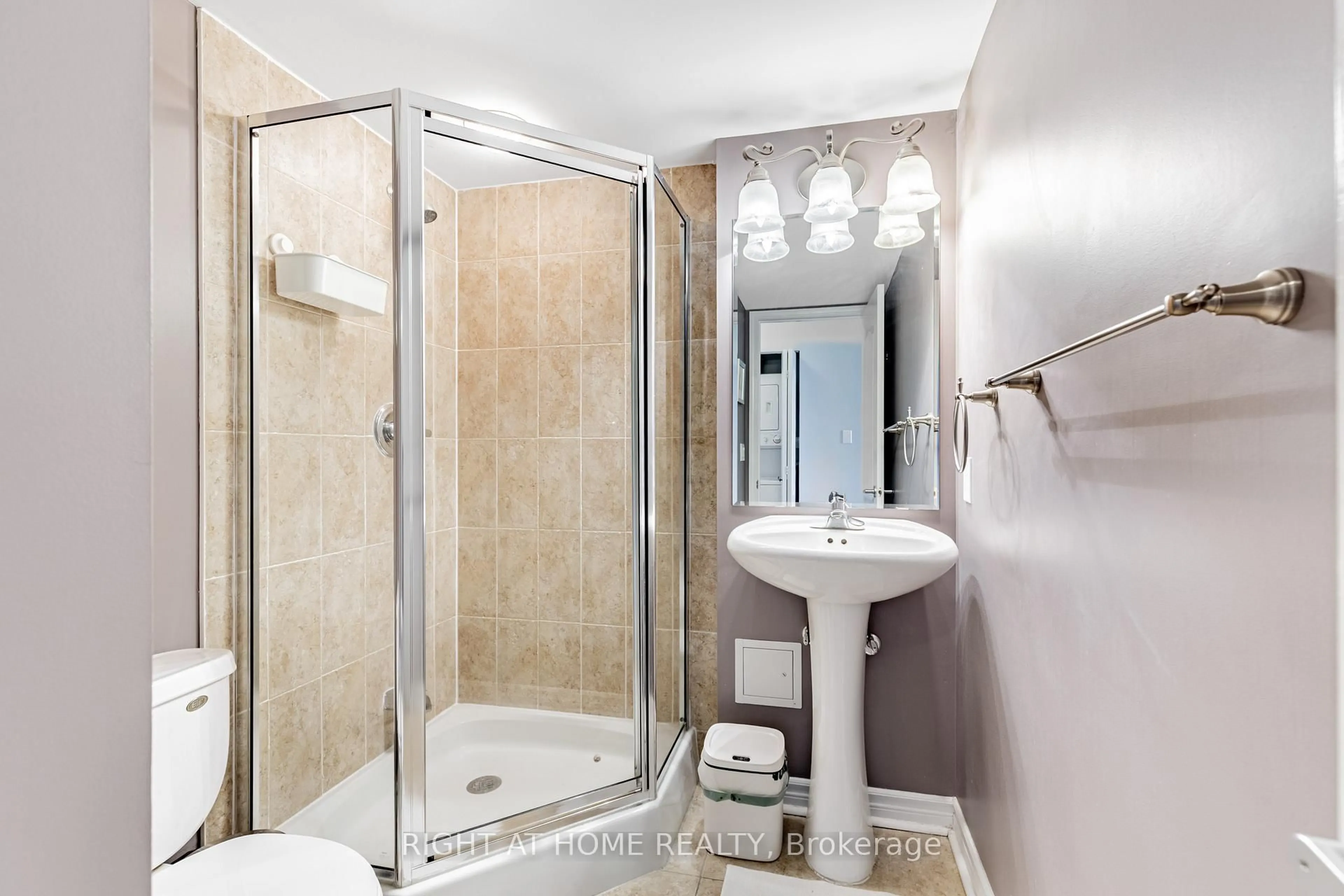 Standard bathroom, ceramic/tile floor for 17 Barberry Pl #1805, Toronto Ontario M2K 3E2