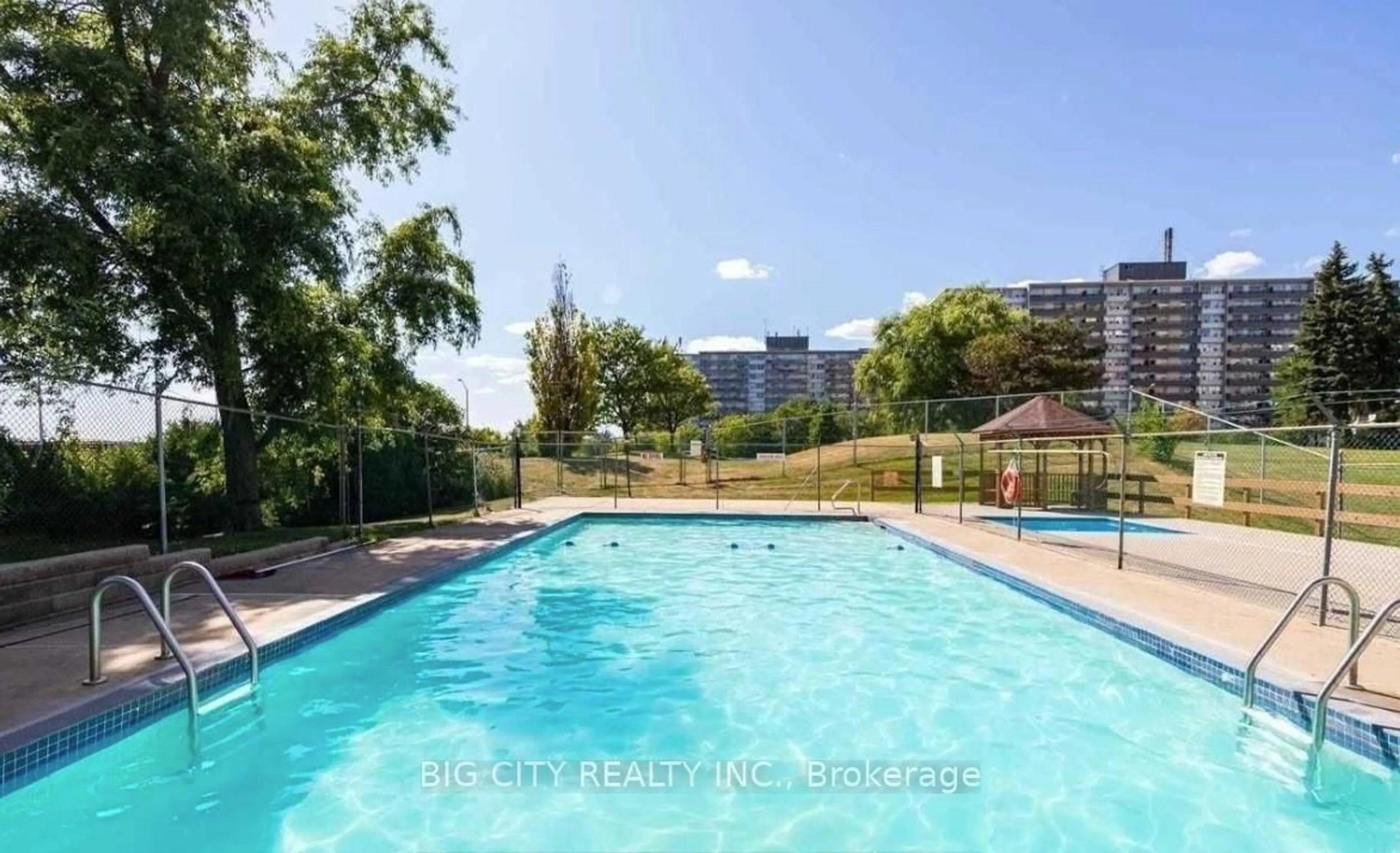 Pool for 5 Parkway Forest Dr #1209, Toronto Ontario M2J 1L2