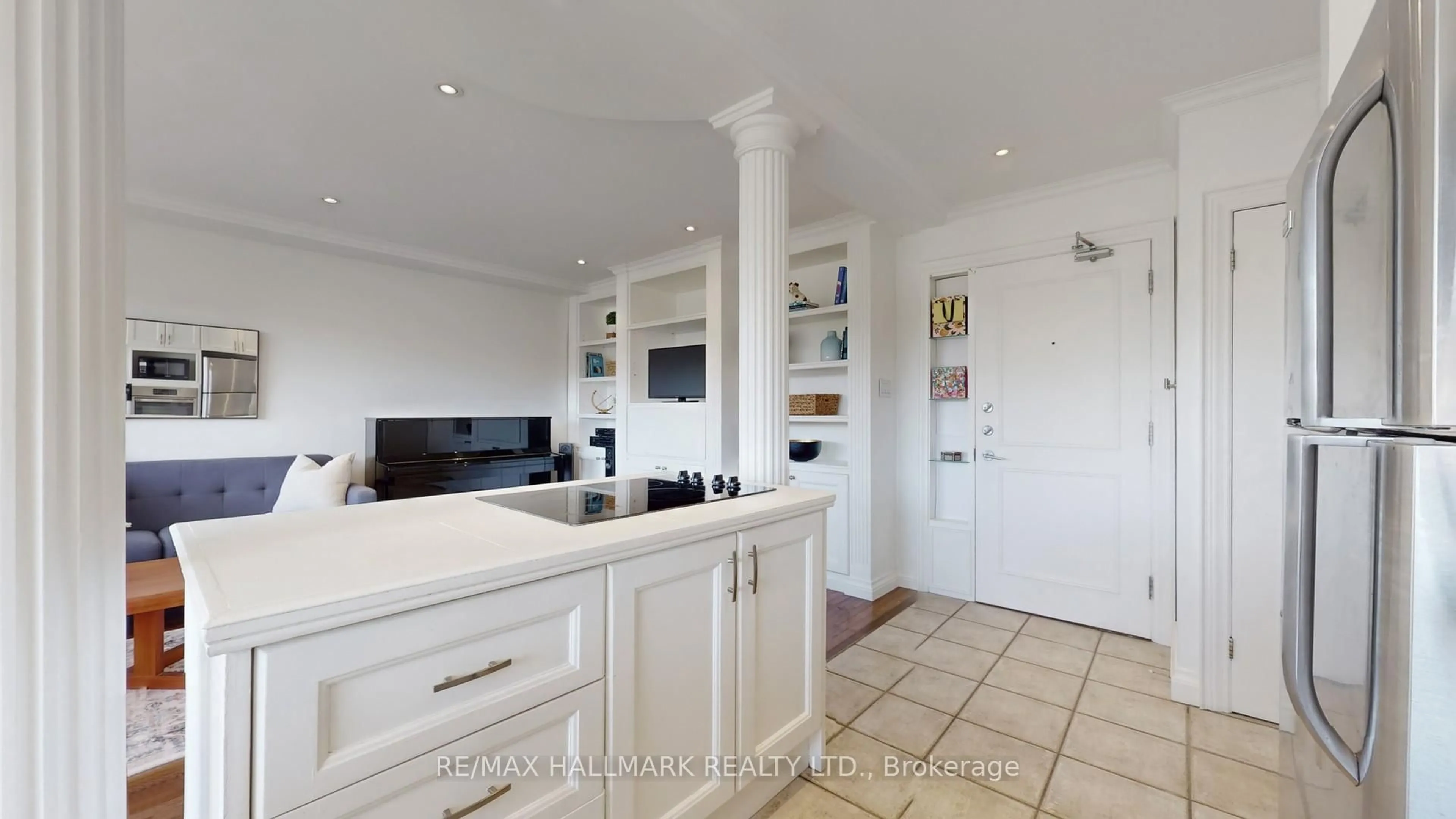 Open concept kitchen, ceramic/tile floor for 660 Eglinton Ave #508, Toronto Ontario M5N 1C3