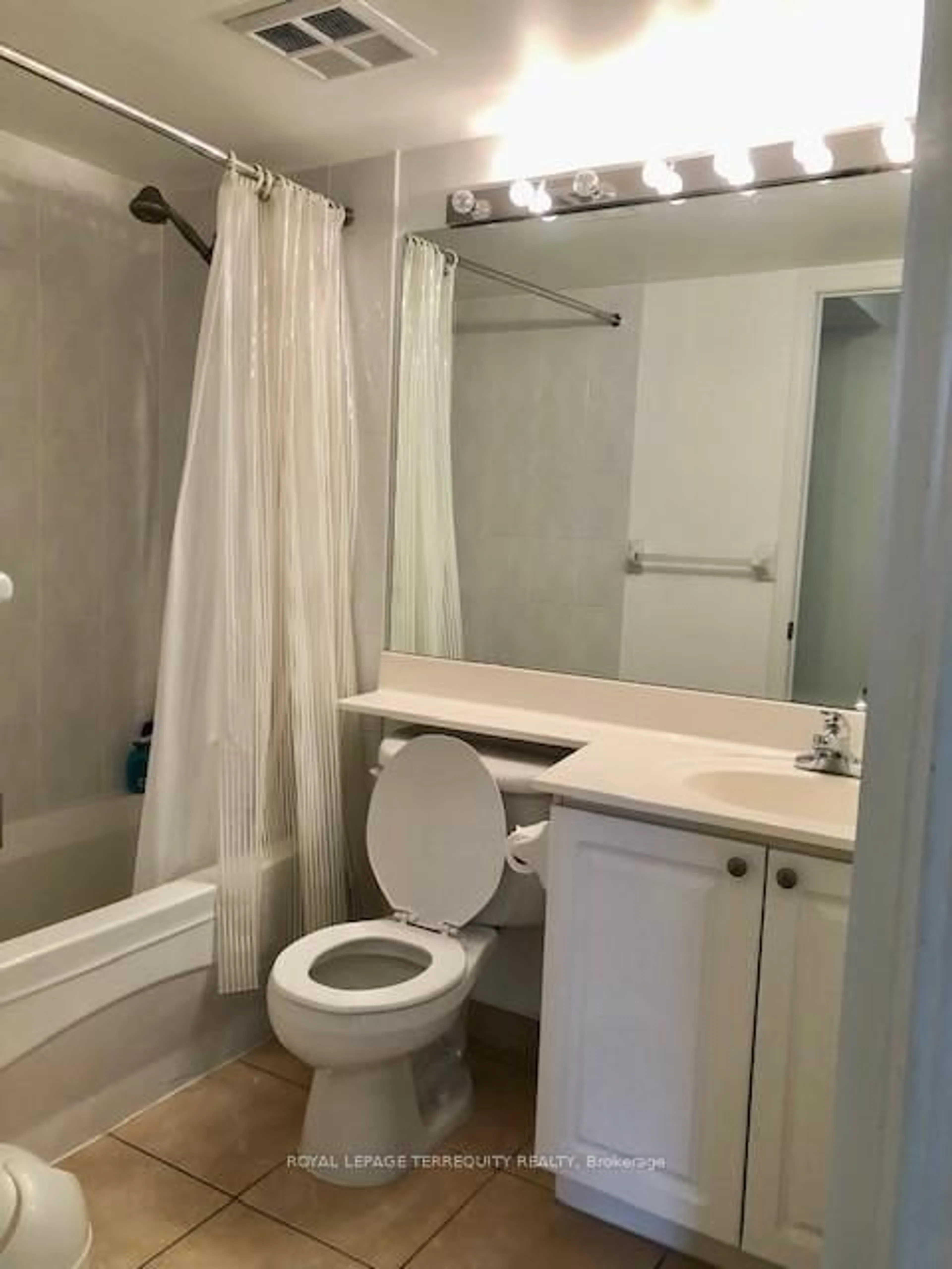 Standard bathroom, floor is not visible for 155 Beecroft Rd #810, Toronto Ontario M2N 7C6