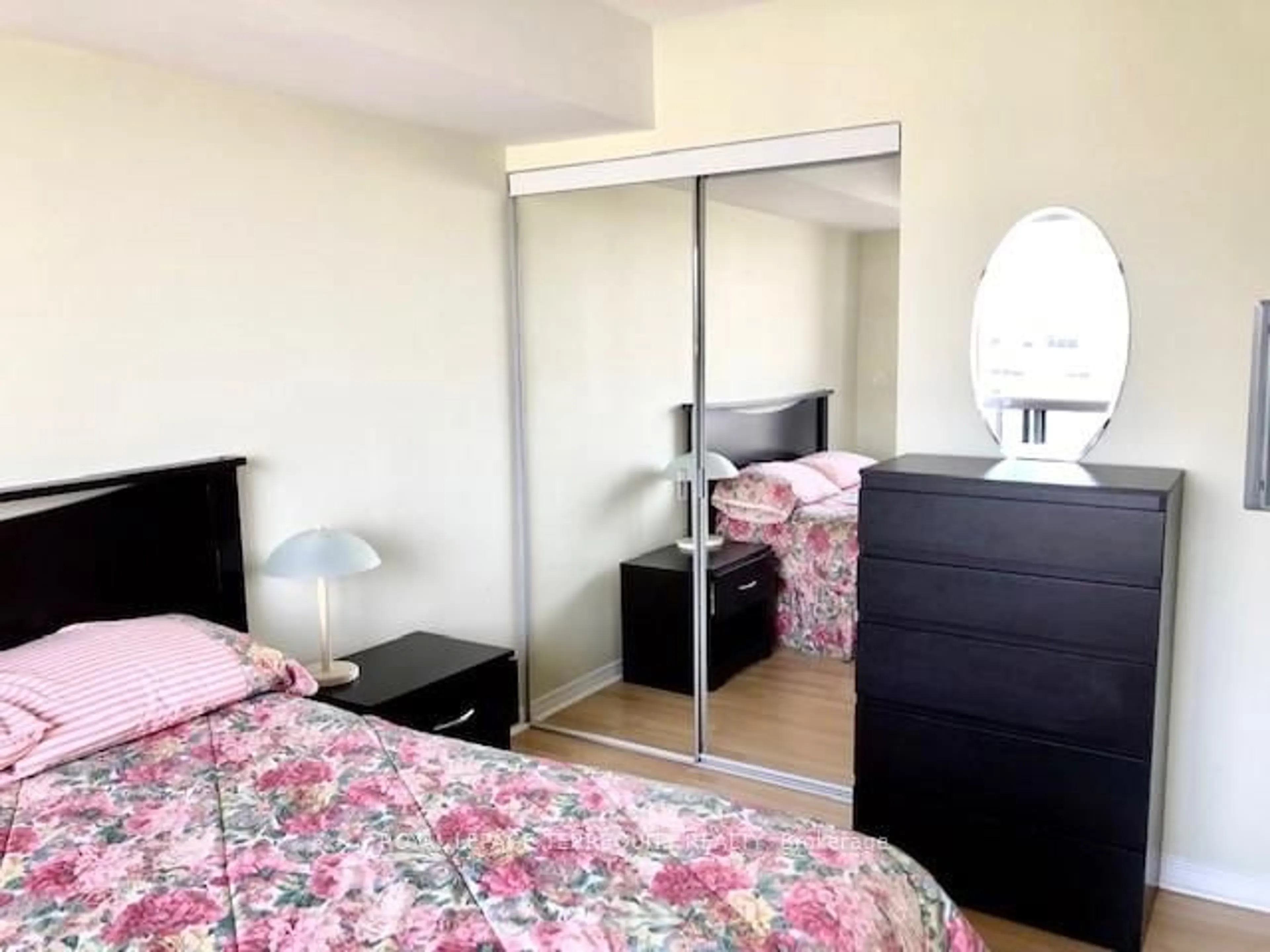 A pic of a room for 155 Beecroft Rd #810, Toronto Ontario M2N 7C6