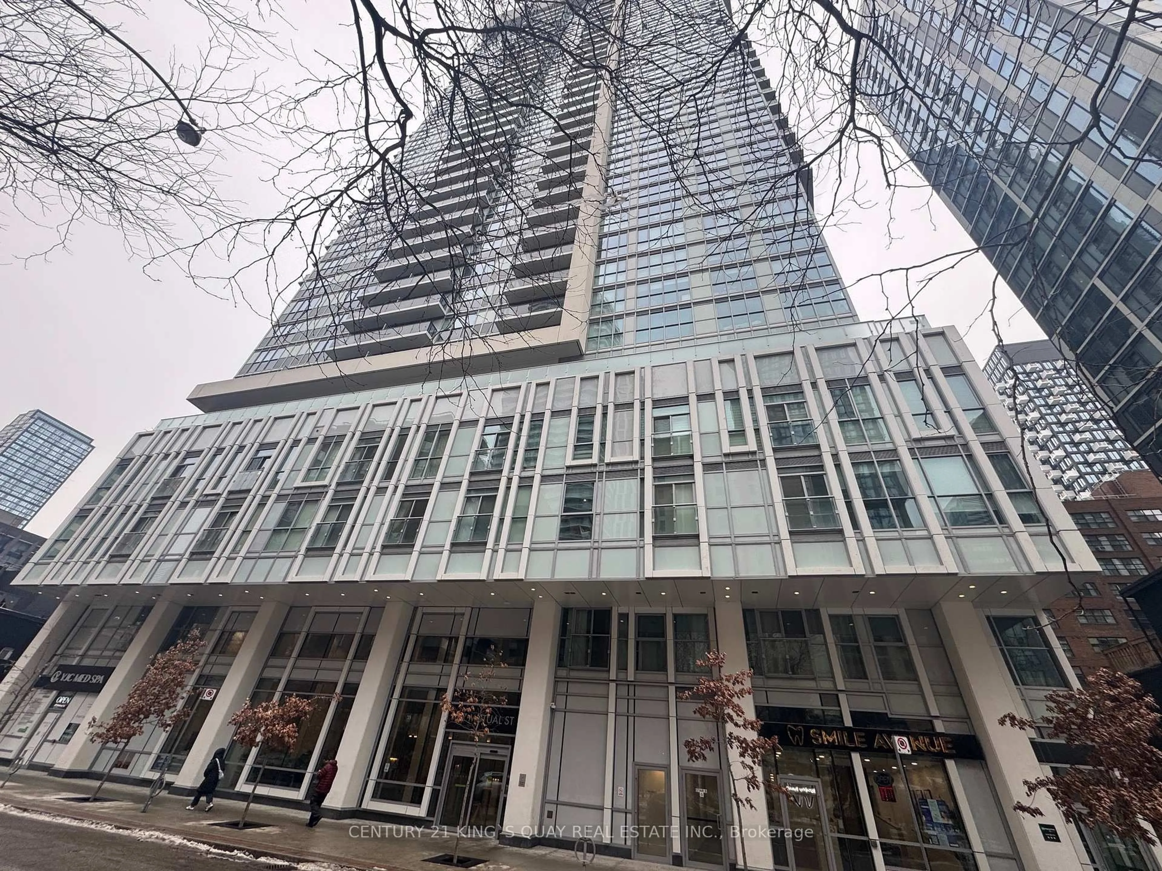 Indoor foyer for 77 Mutual St #2103, Toronto Ontario M5B 0B9