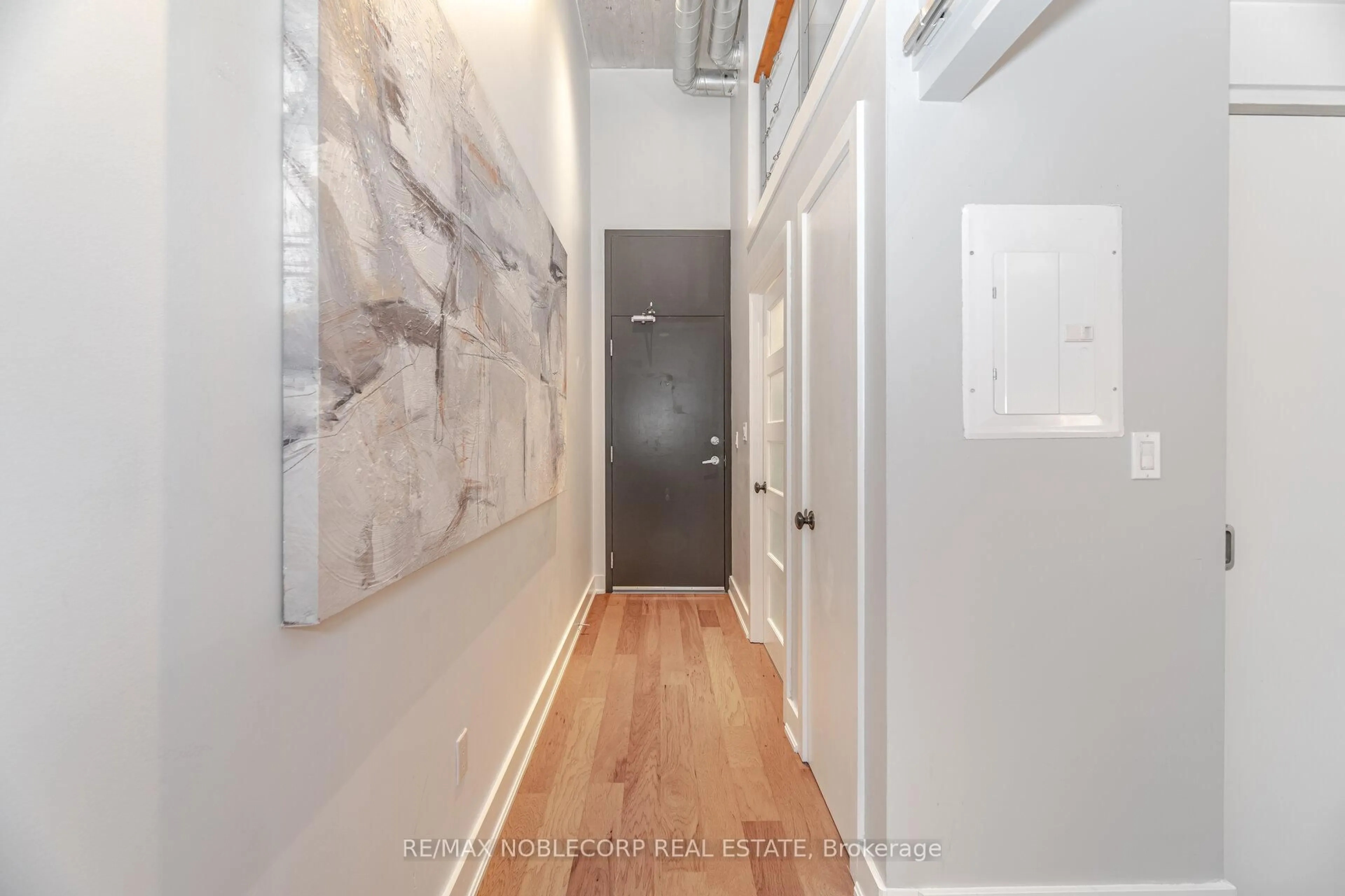 Indoor entryway for 637 Lake Shore Blvd #228, Toronto Ontario M5V 3J6