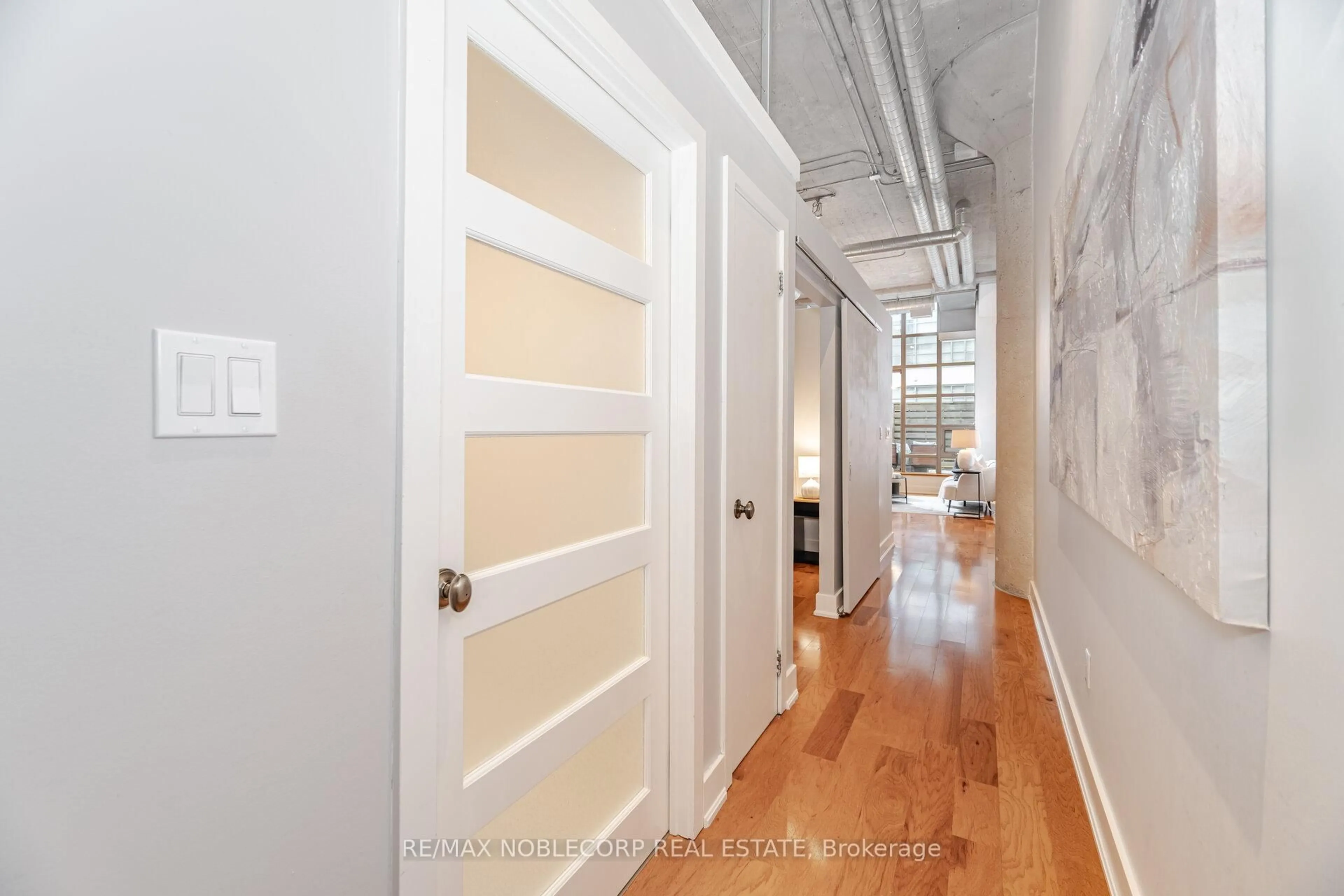 Indoor entryway for 637 Lake Shore Blvd #228, Toronto Ontario M5V 3J6