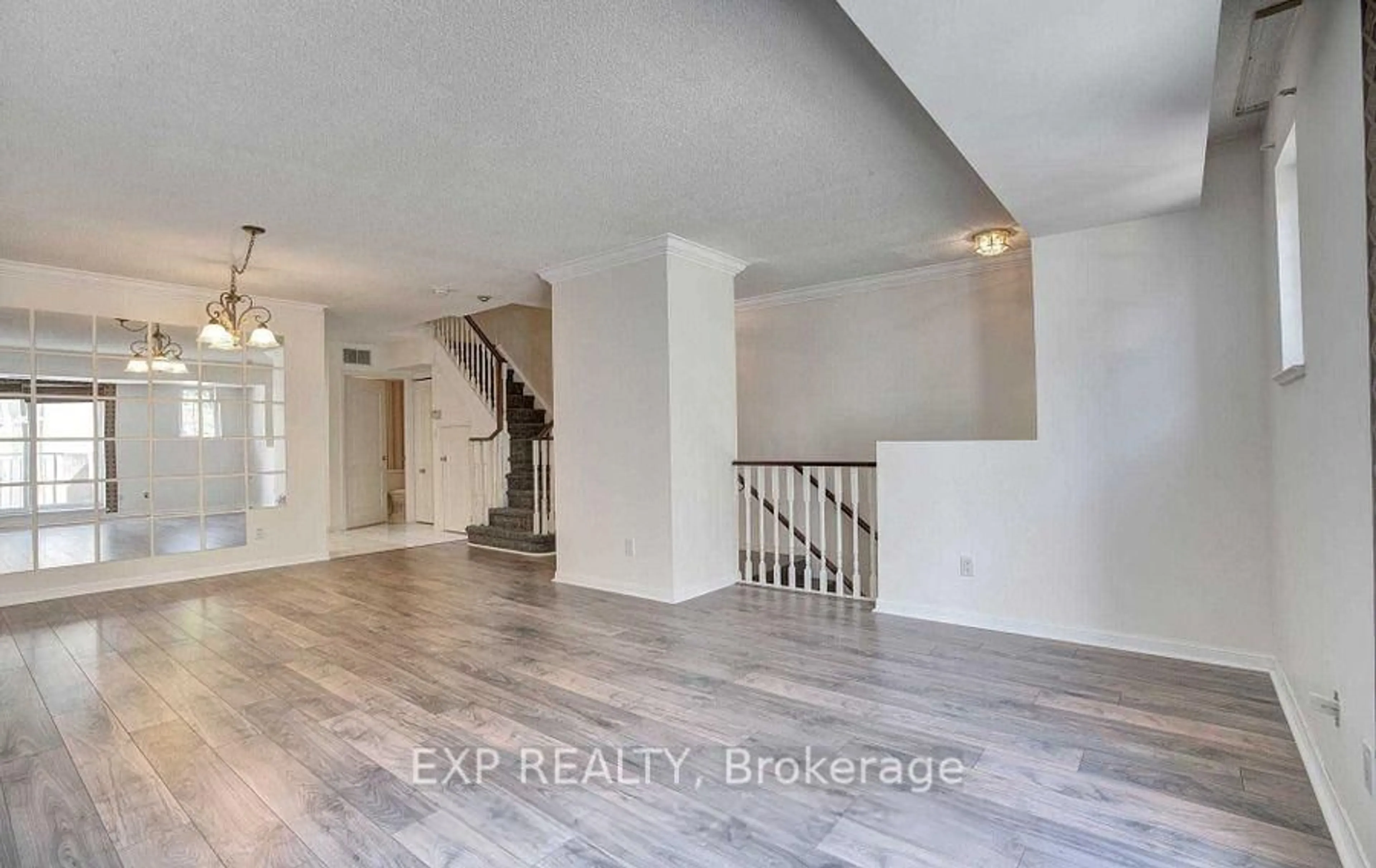 Unknown for 303 Grandview Way, Toronto Ontario M2N 6V3