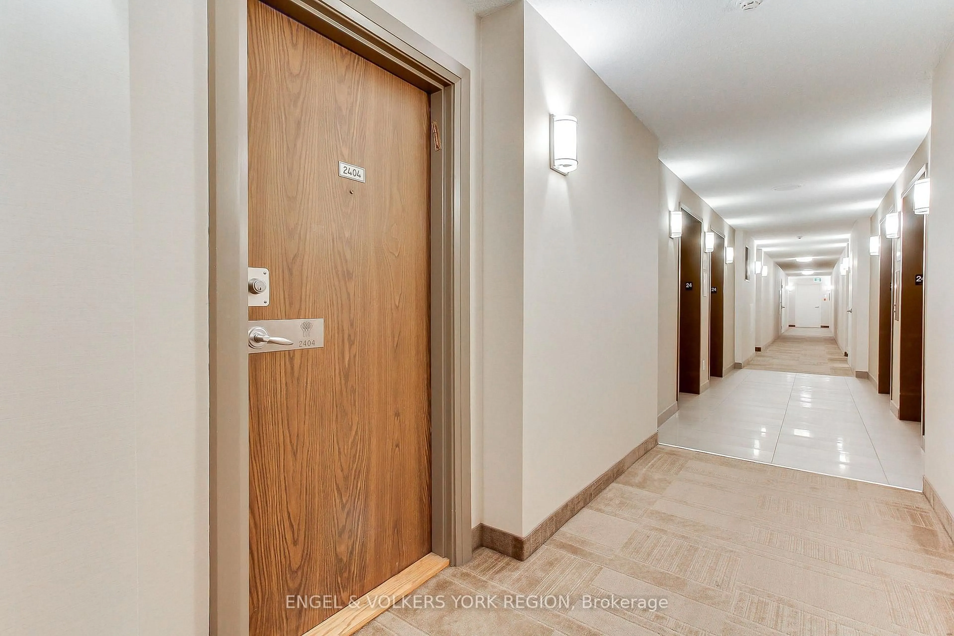 Indoor foyer for 133 Torresdale Ave #2404, Toronto Ontario M2R 3T2