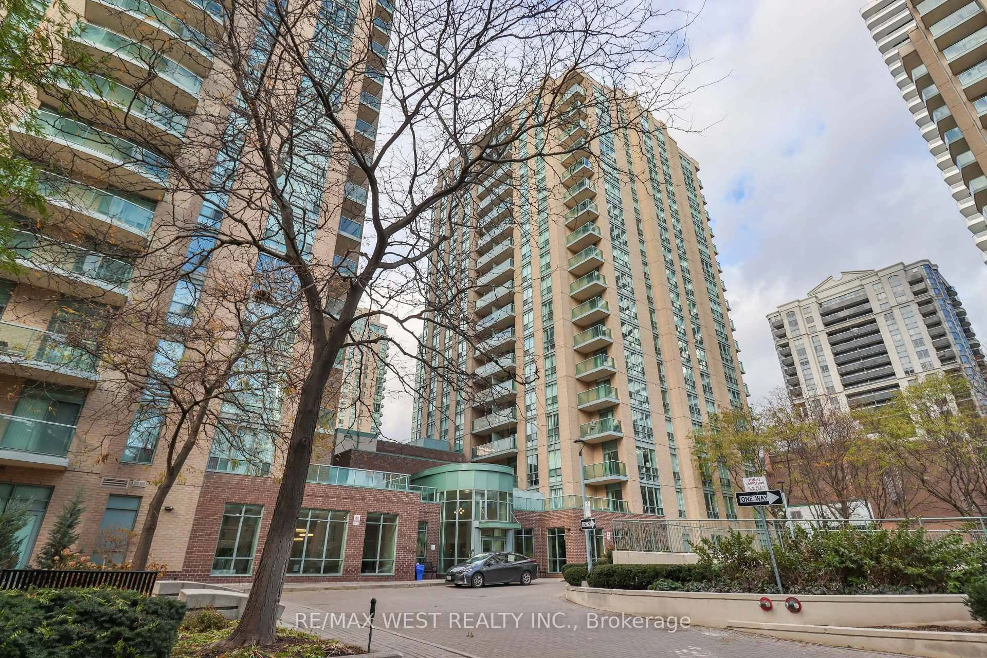Unknown for 22 Olive Ave #216, Toronto Ontario M2N 7G6