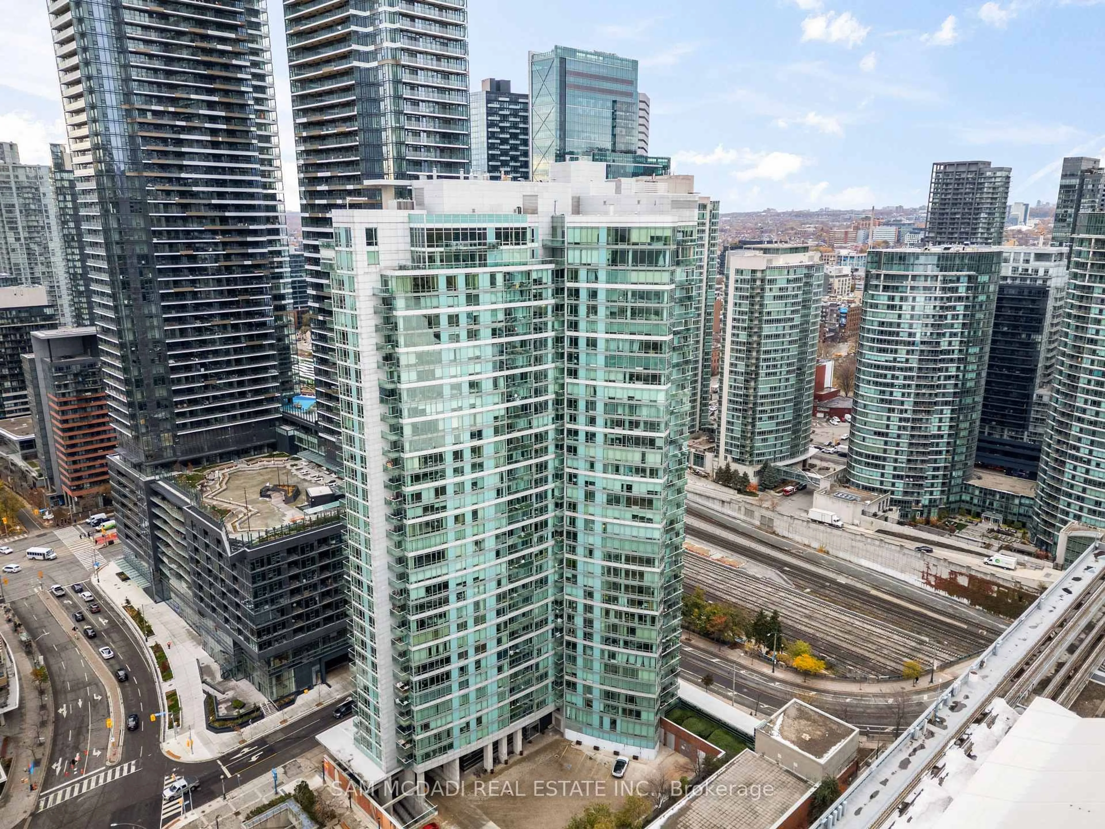A pic from outside/outdoor area/front of a property/back of a property/a pic from drone, city buildings view from balcony for 81 Navy Wharf Crt #1006, Toronto Ontario M5V 3S2