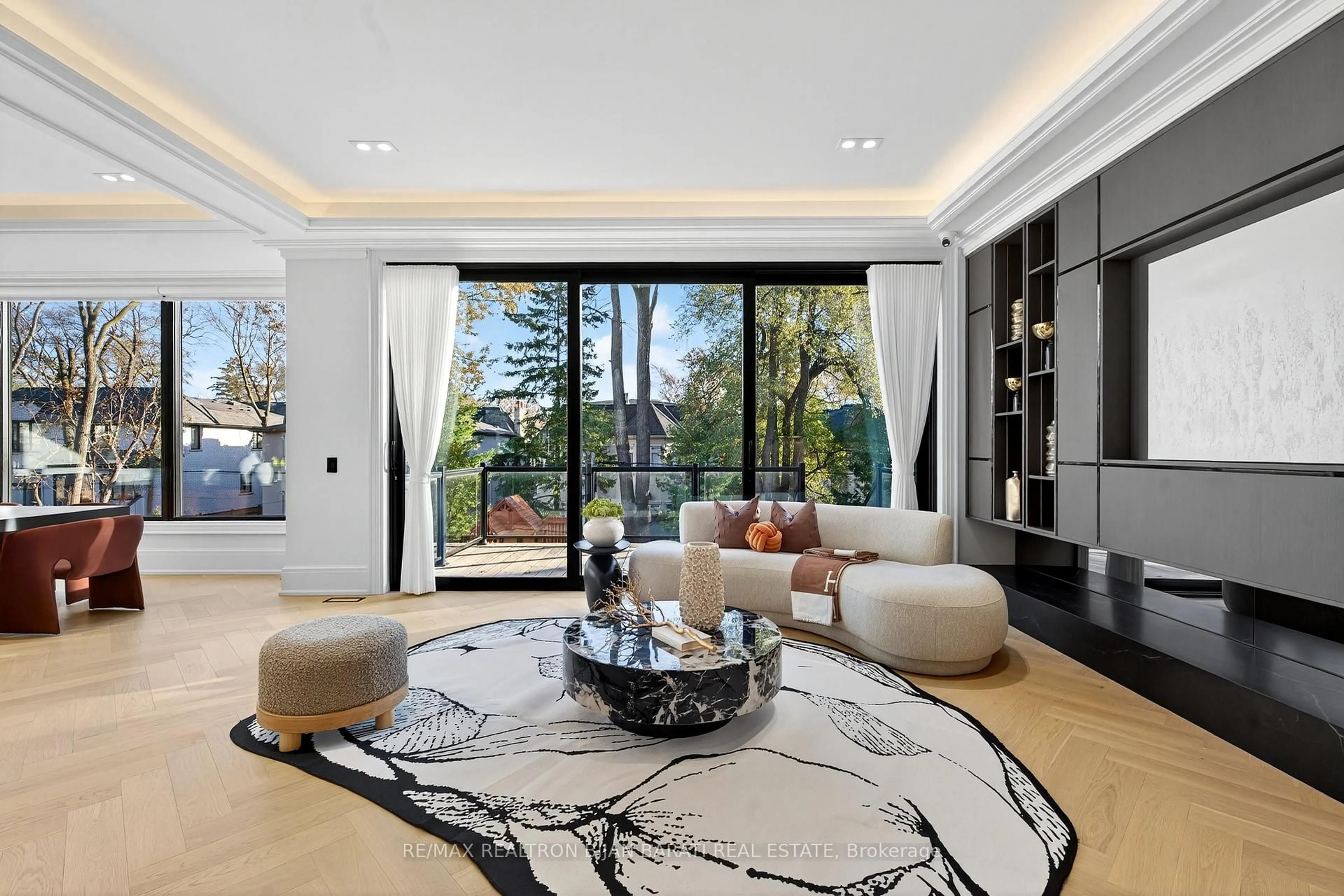 Living room with furniture, unknown for 135 Alfred Ave, Toronto Ontario M2N 3J1