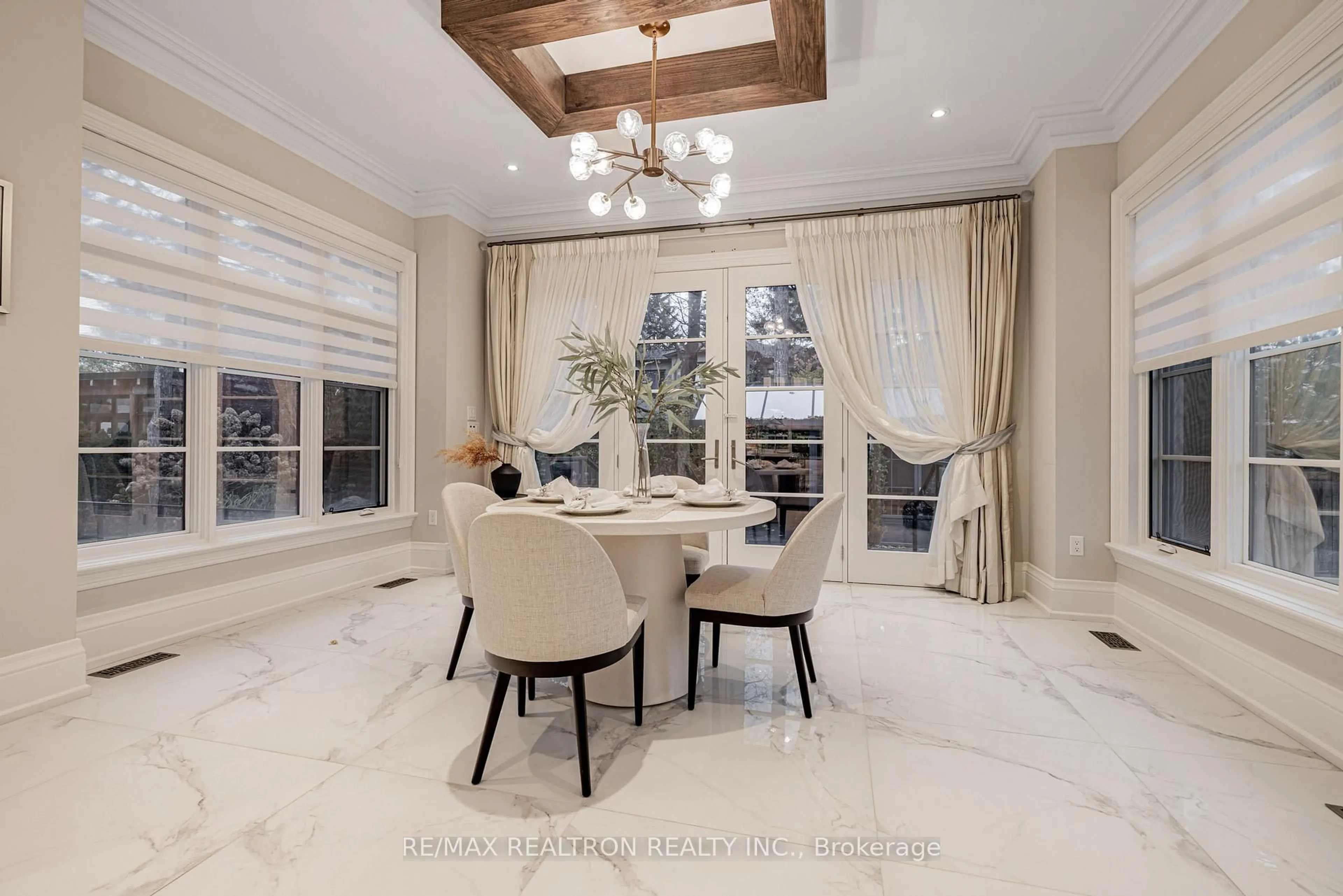 Dining room, ceramic/tile floor for 32 Truman Rd, Toronto Ontario M2L 2L5