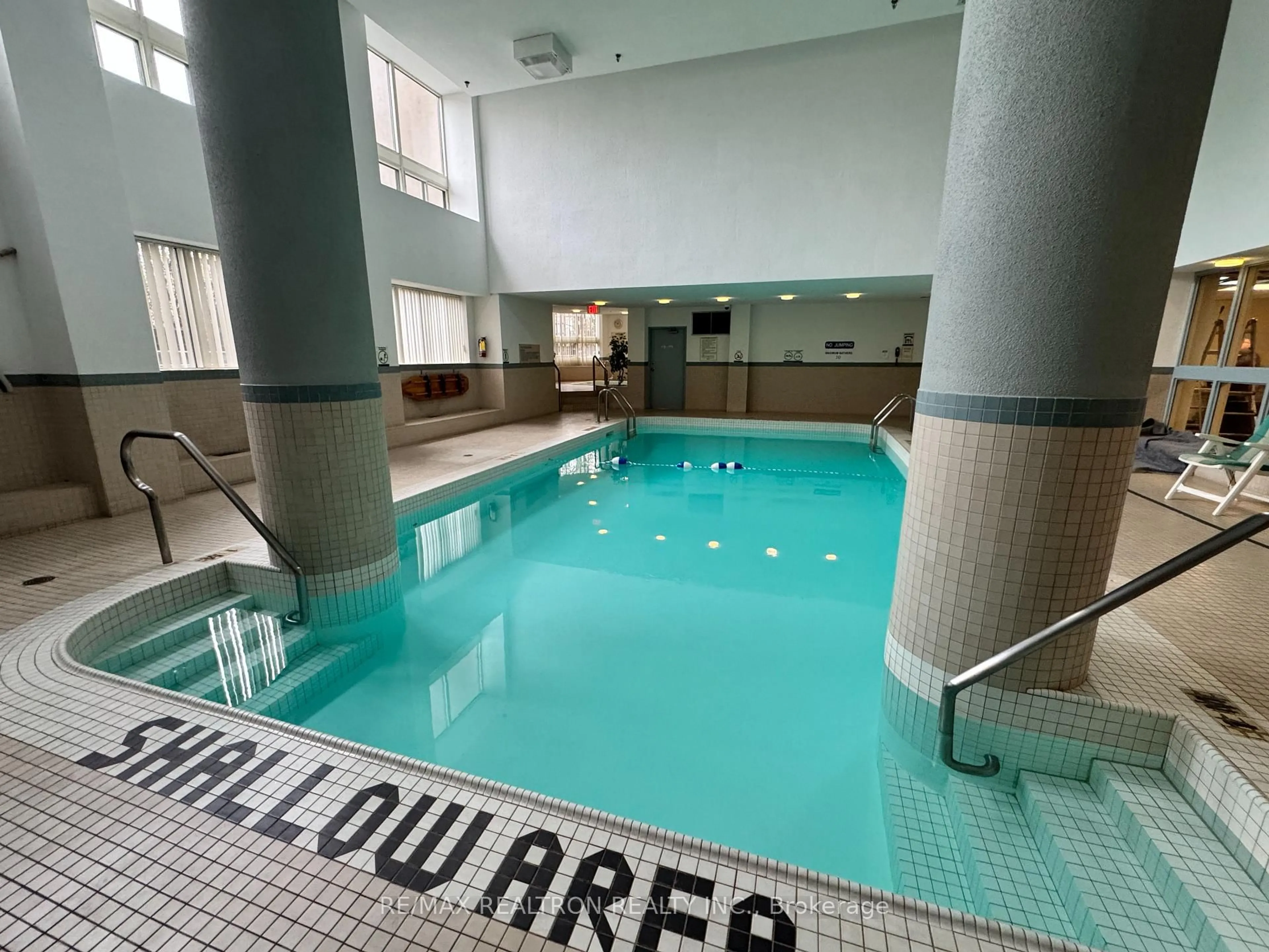 Pool for 5 Kenneth Ave #1706, Toronto Ontario M2N 6M7