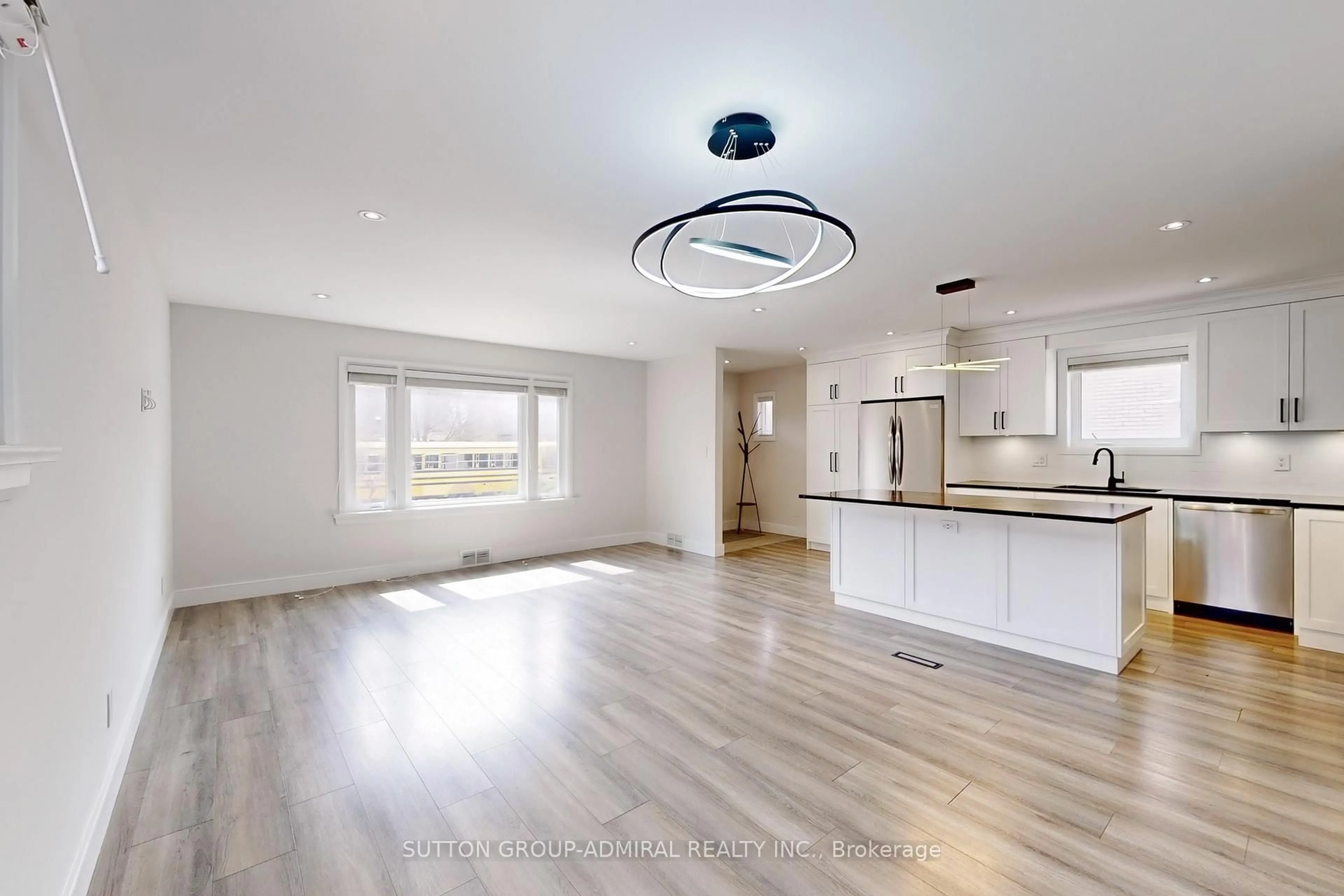 Open concept kitchen, unknown for 76 Ridgevale Dr, Toronto Ontario M6A 1L1