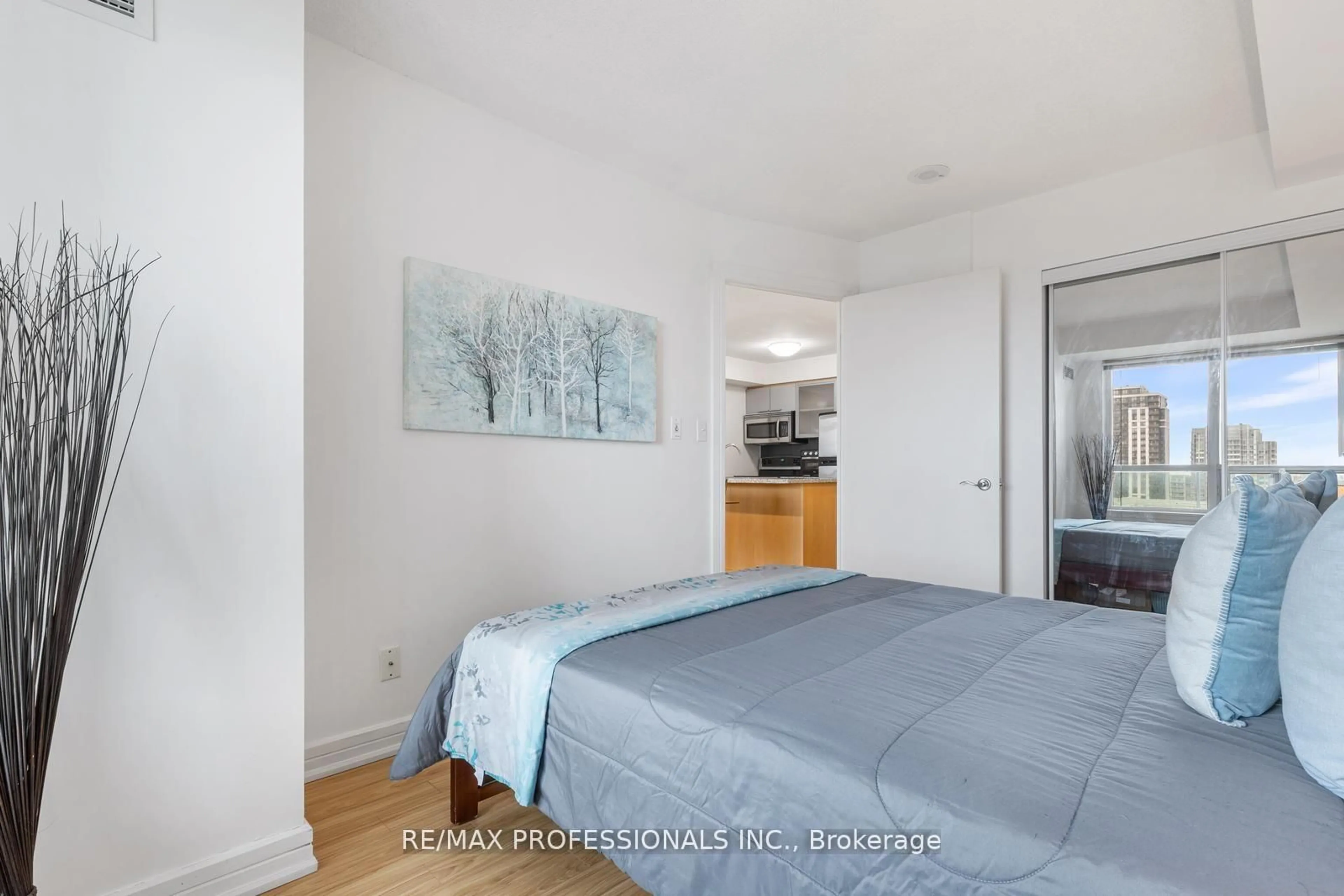 Bedroom with bed, unknown for 18 Harrison Garden Blvd #706, Toronto Ontario M2N 7J7