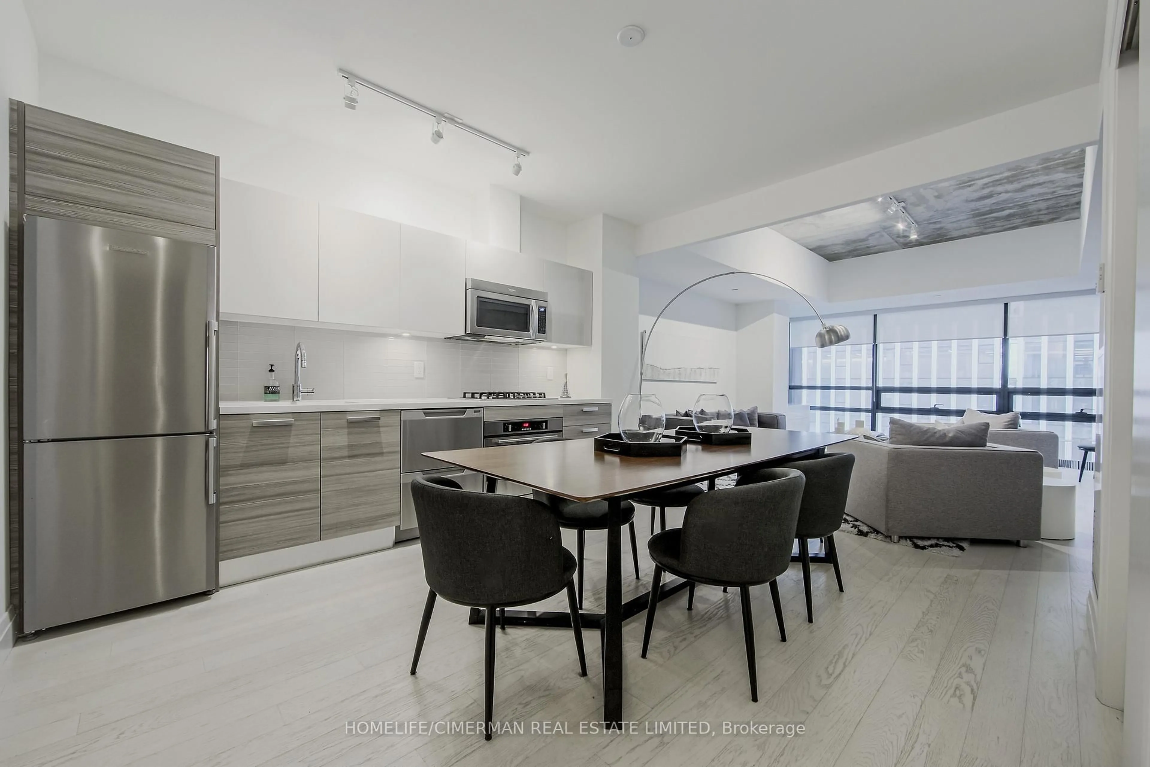 Open concept kitchen, ceramic/tile floor for 224 King St #501, Toronto Ontario M5V 1H8