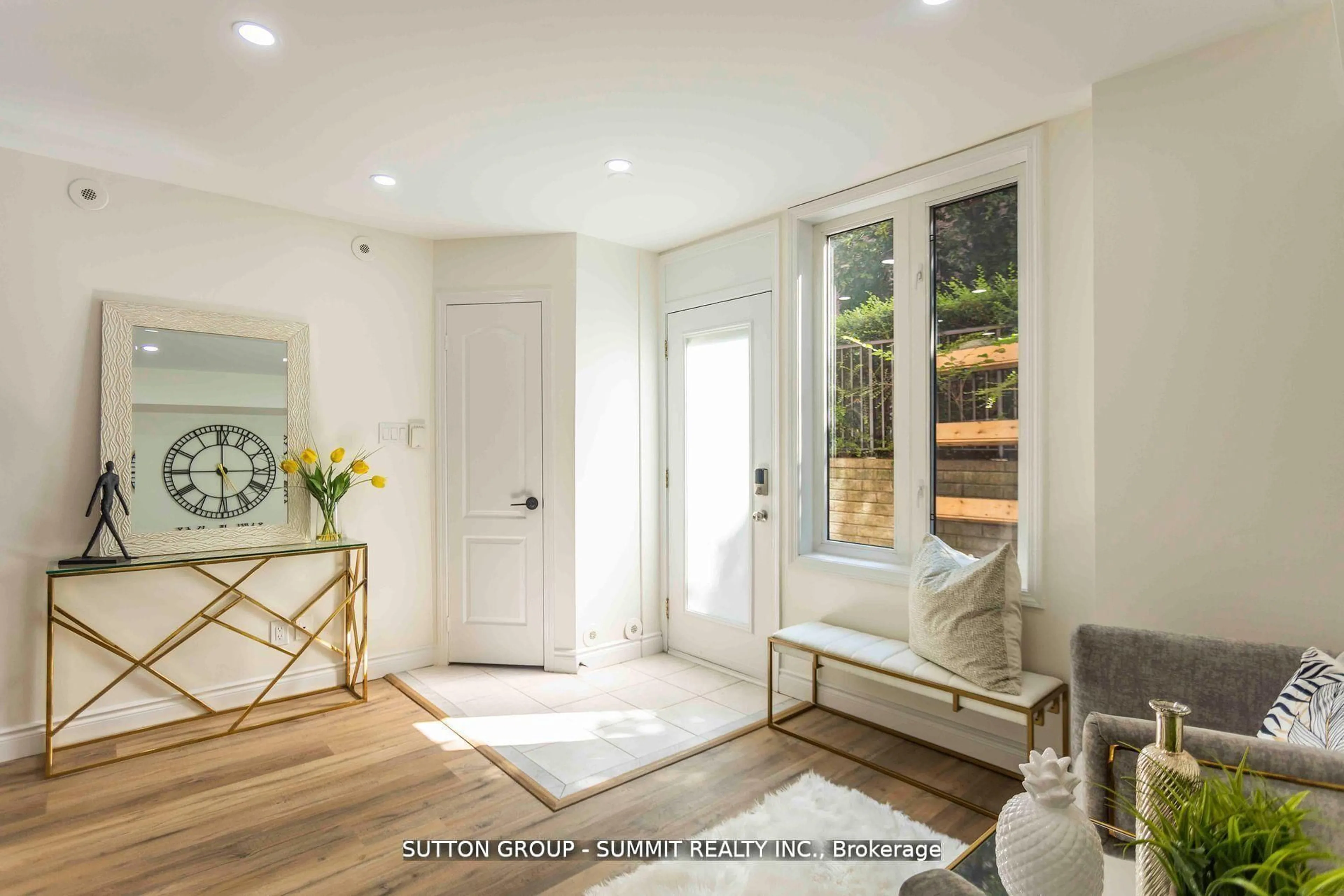 Indoor entryway for 12 Douro St #421, Toronto Ontario M6K 0A1