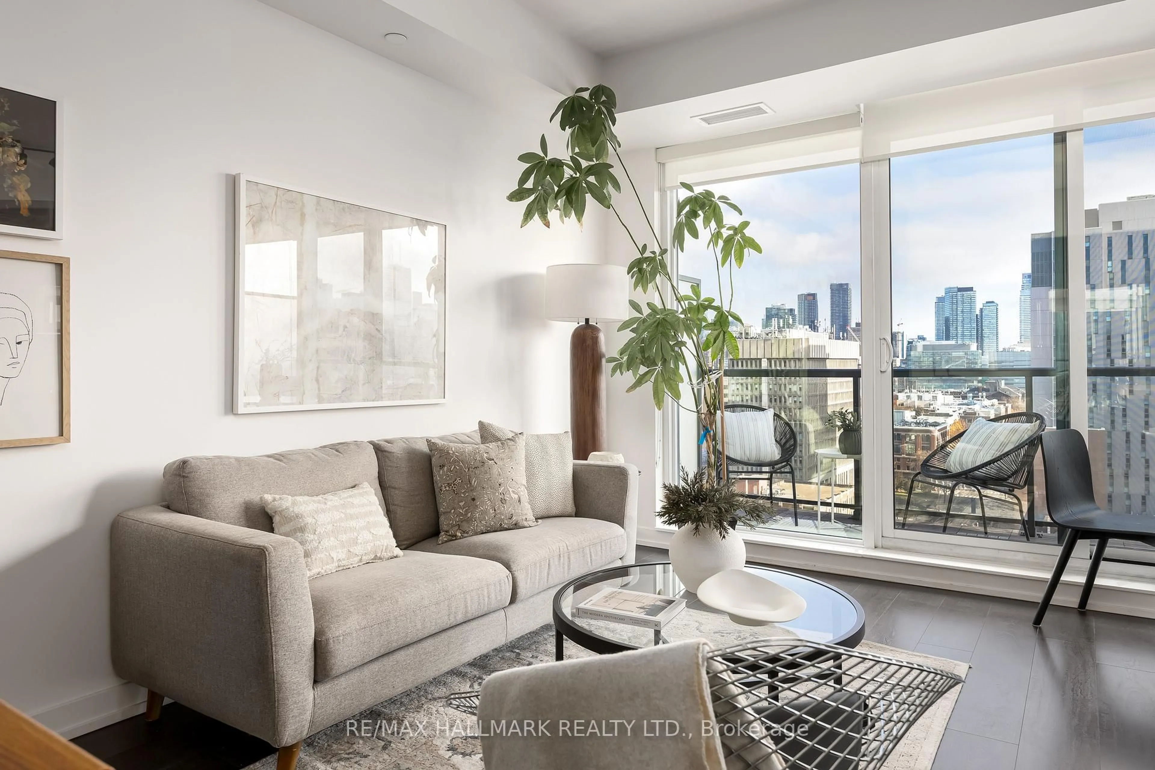 Living room with furniture, unknown for 297 College St #1702, Toronto Ontario M5T 1S2