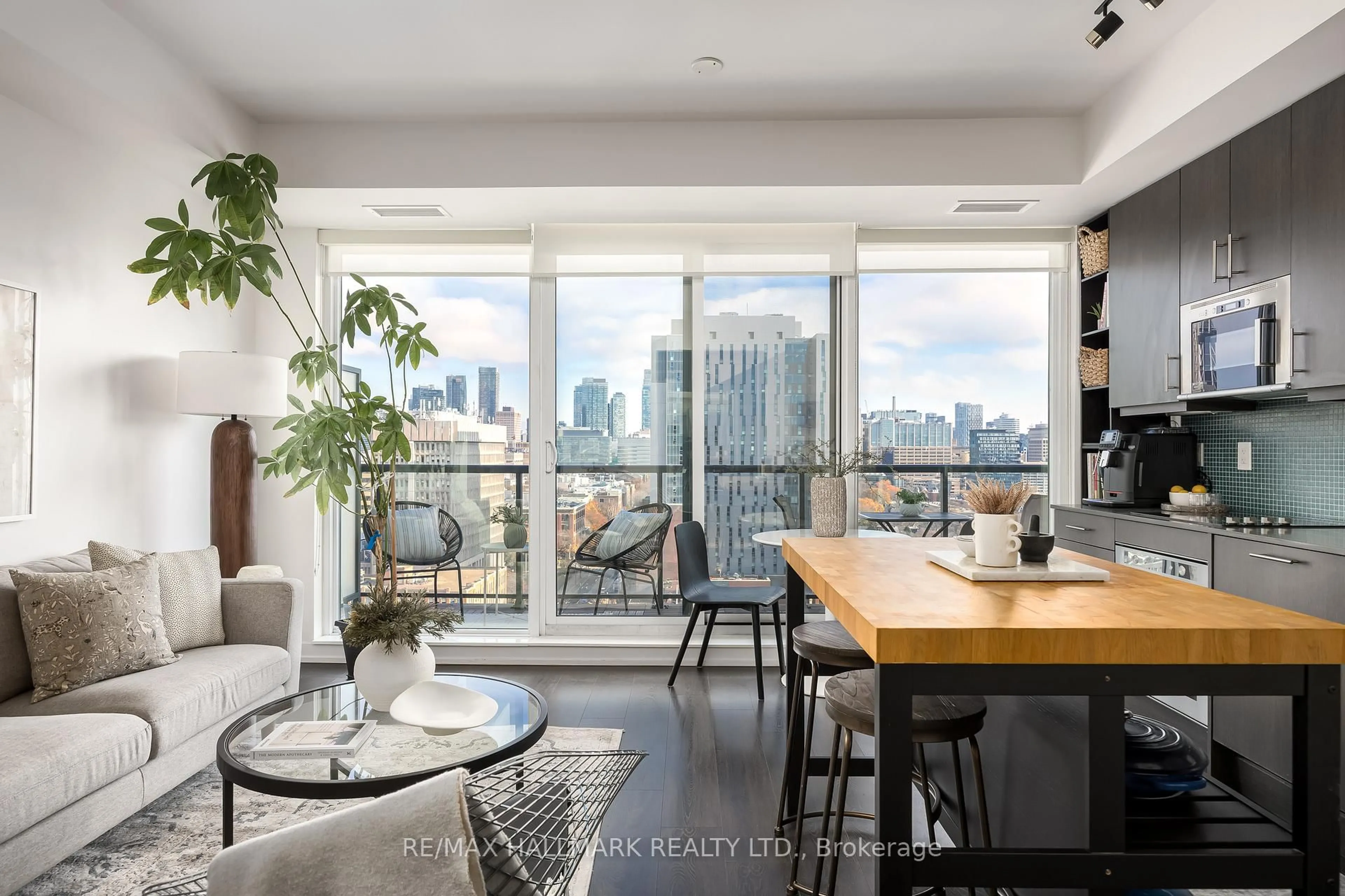 Unknown for 297 College St #1702, Toronto Ontario M5T 1S2