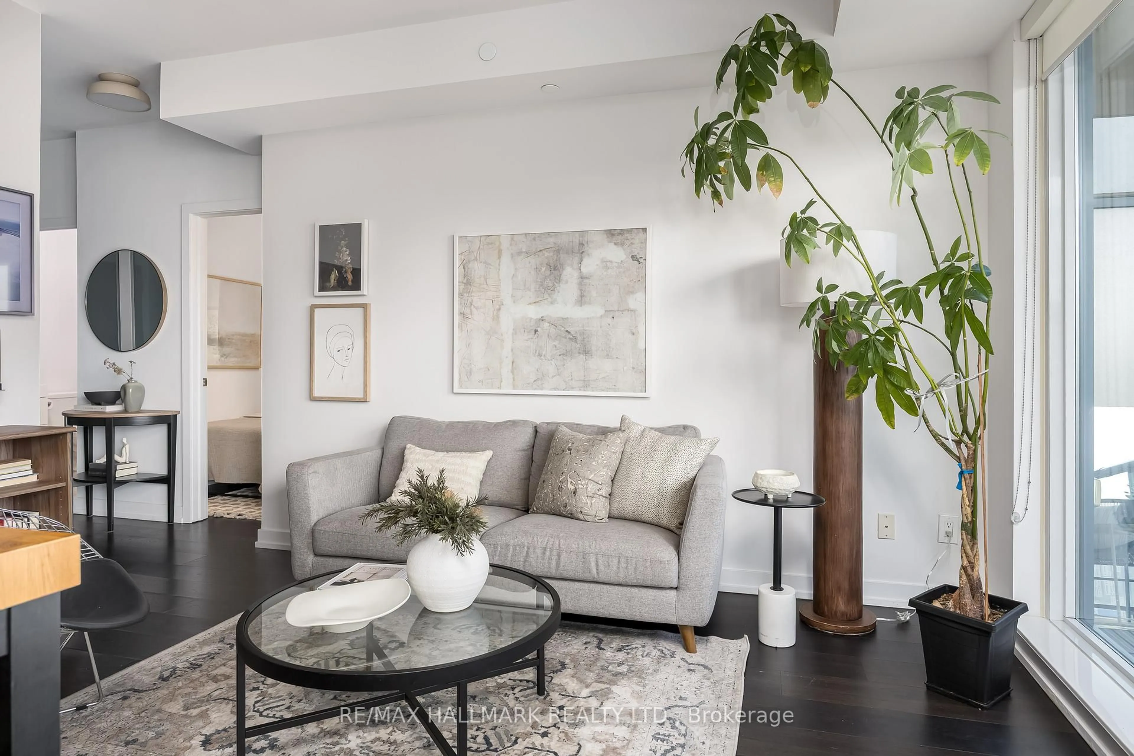 Living room with furniture, unknown for 297 College St #1702, Toronto Ontario M5T 1S2