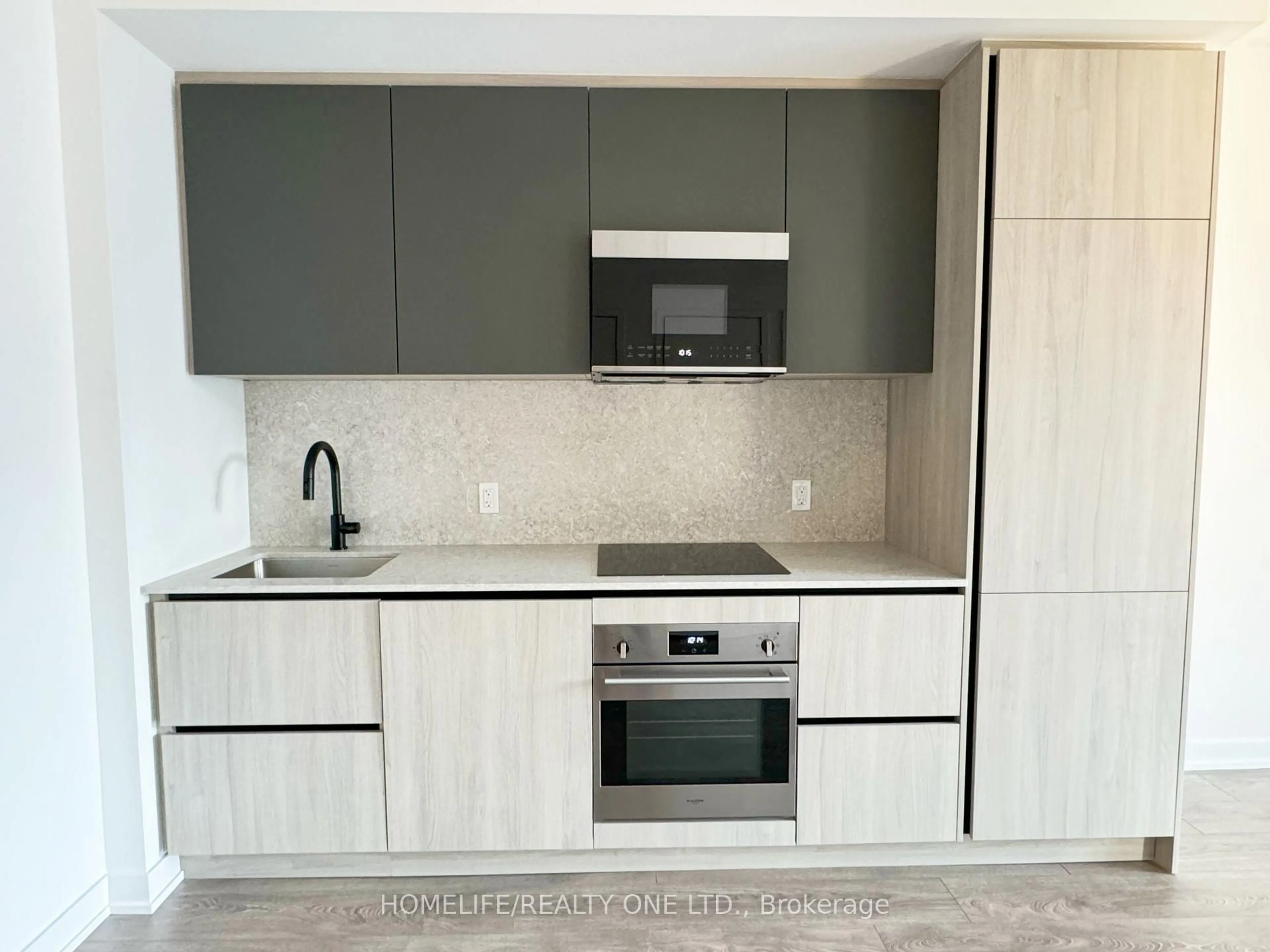 Standard kitchen, unknown for 108 Peter St #4505, Toronto Ontario M5V 0W2