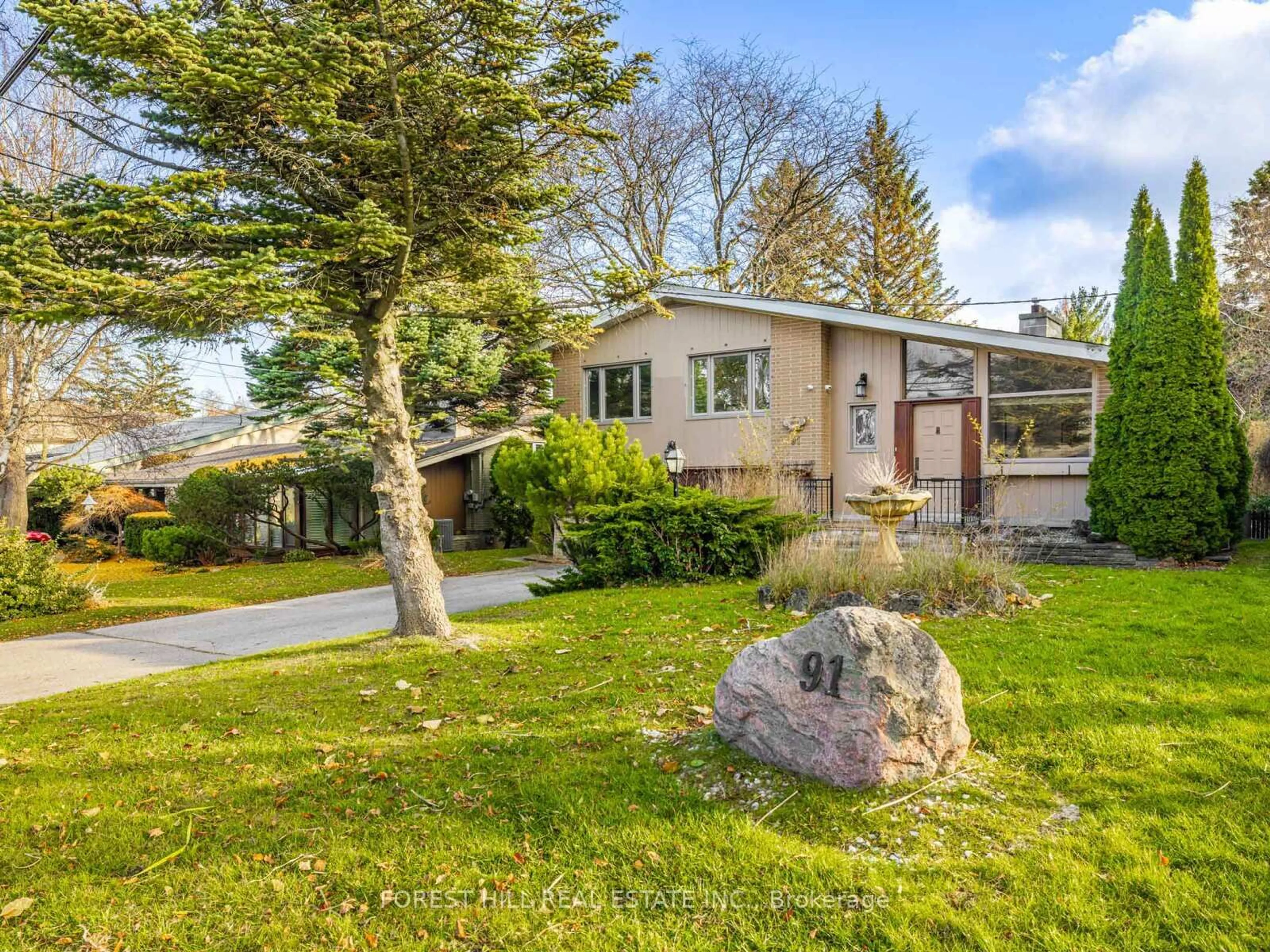 Home with vinyl exterior material, street for 91 Citation Dr, Toronto Ontario M2K 1S9