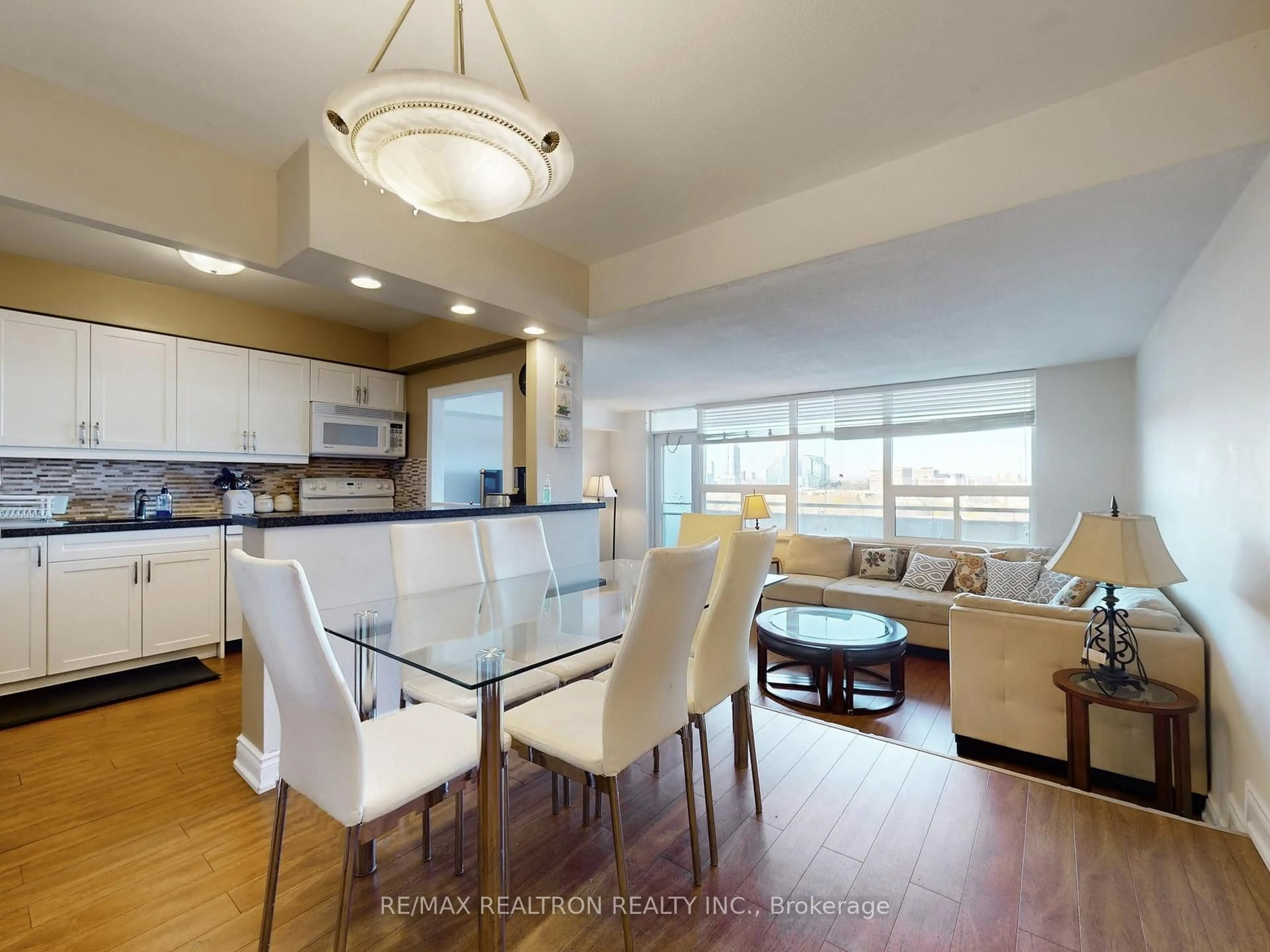 Open concept kitchen, unknown for 1360 York Mills Rd #1012, Toronto Ontario M3A 2A3