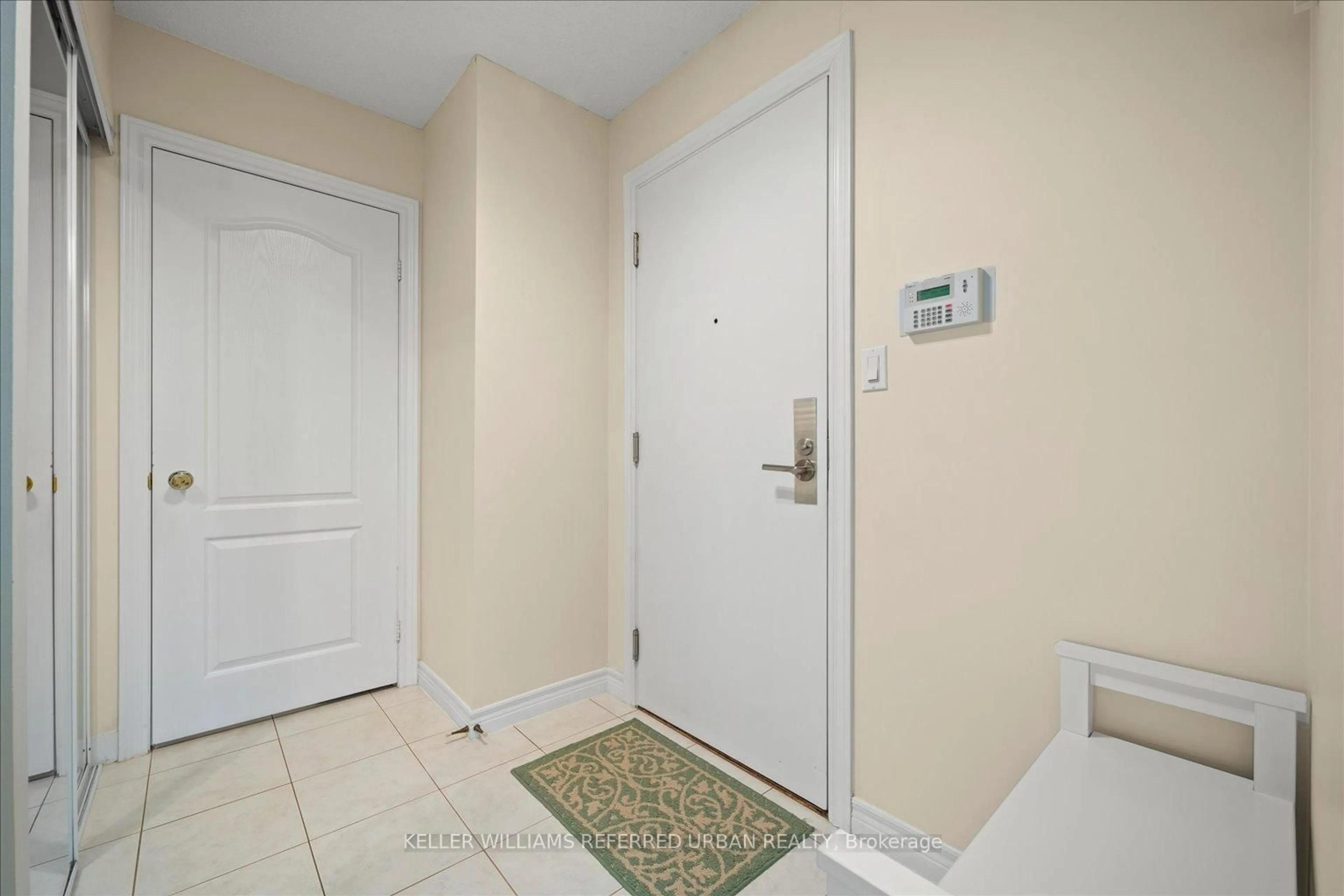 Indoor entryway for 88 Grandview Way #308, Toronto Ontario M2N 6V6