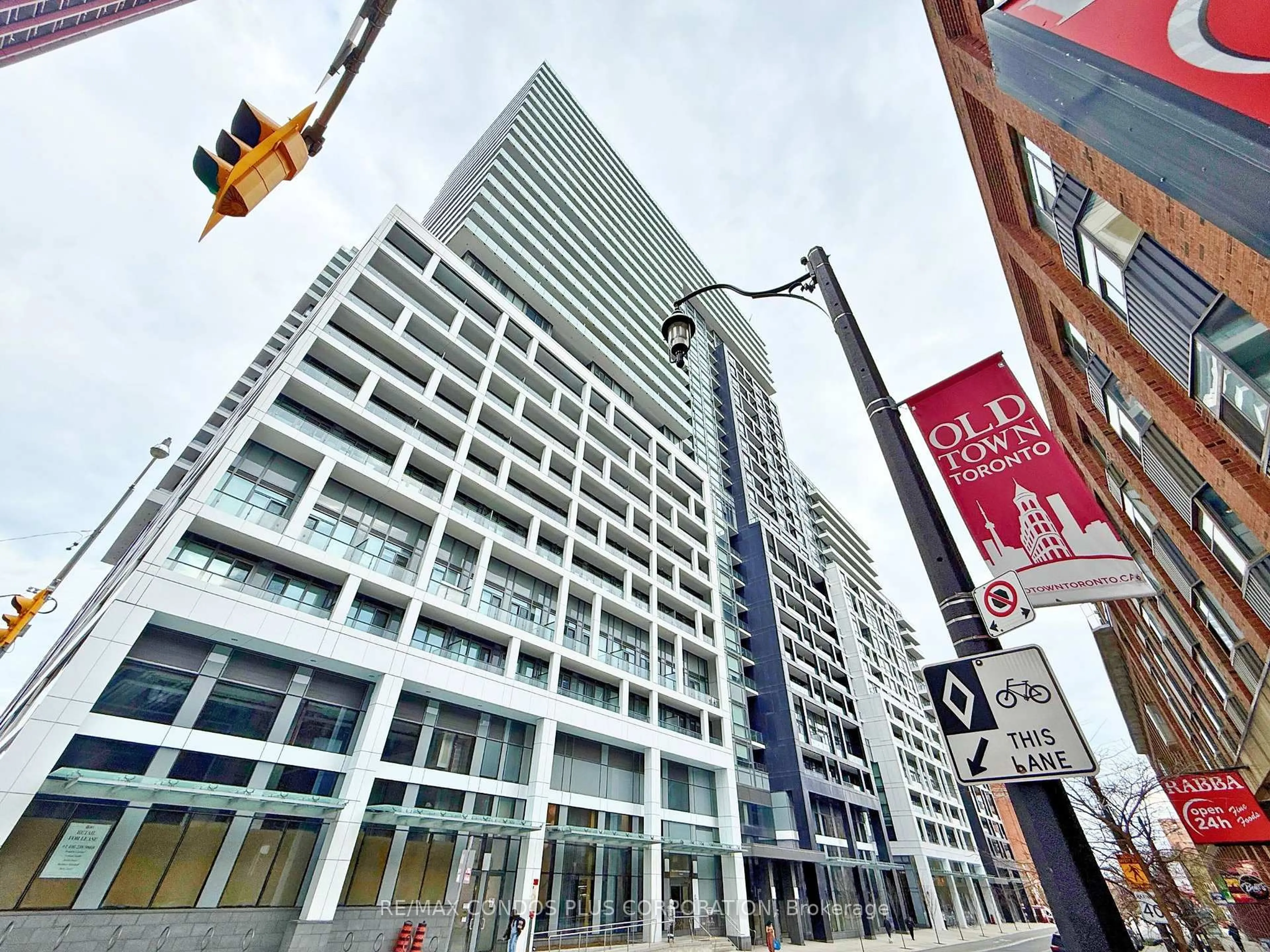 Indoor foyer for 121 Lower Sherbourne St #946, Toronto Ontario M5A 0W8