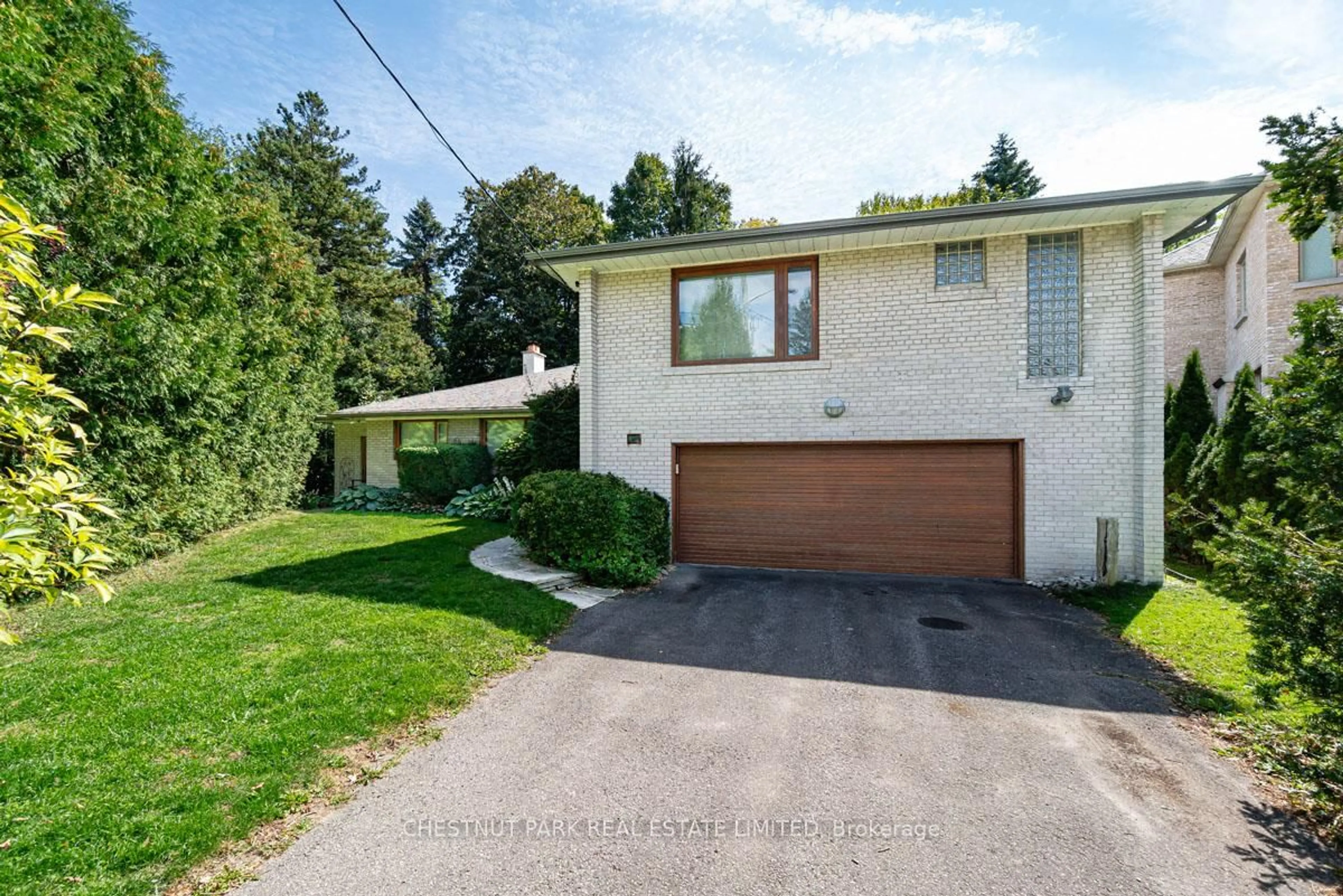 A pic from outside/outdoor area/front of a property/back of a property/a pic from drone, street for 229 Owen Blvd, Toronto Ontario M2P 1G9