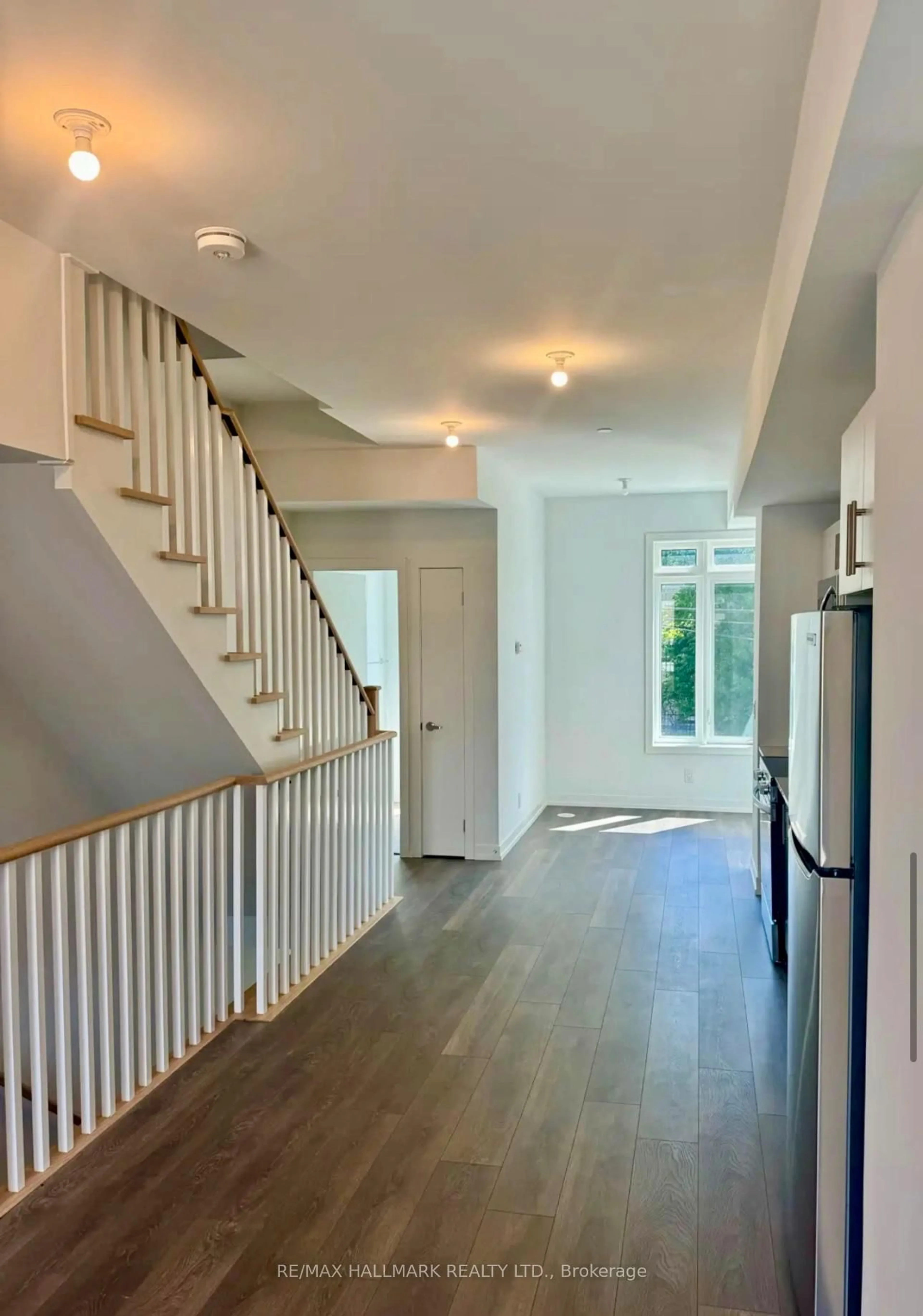 Indoor entryway for 68A Tisdale Ave, Toronto Ontario M4A 1C5